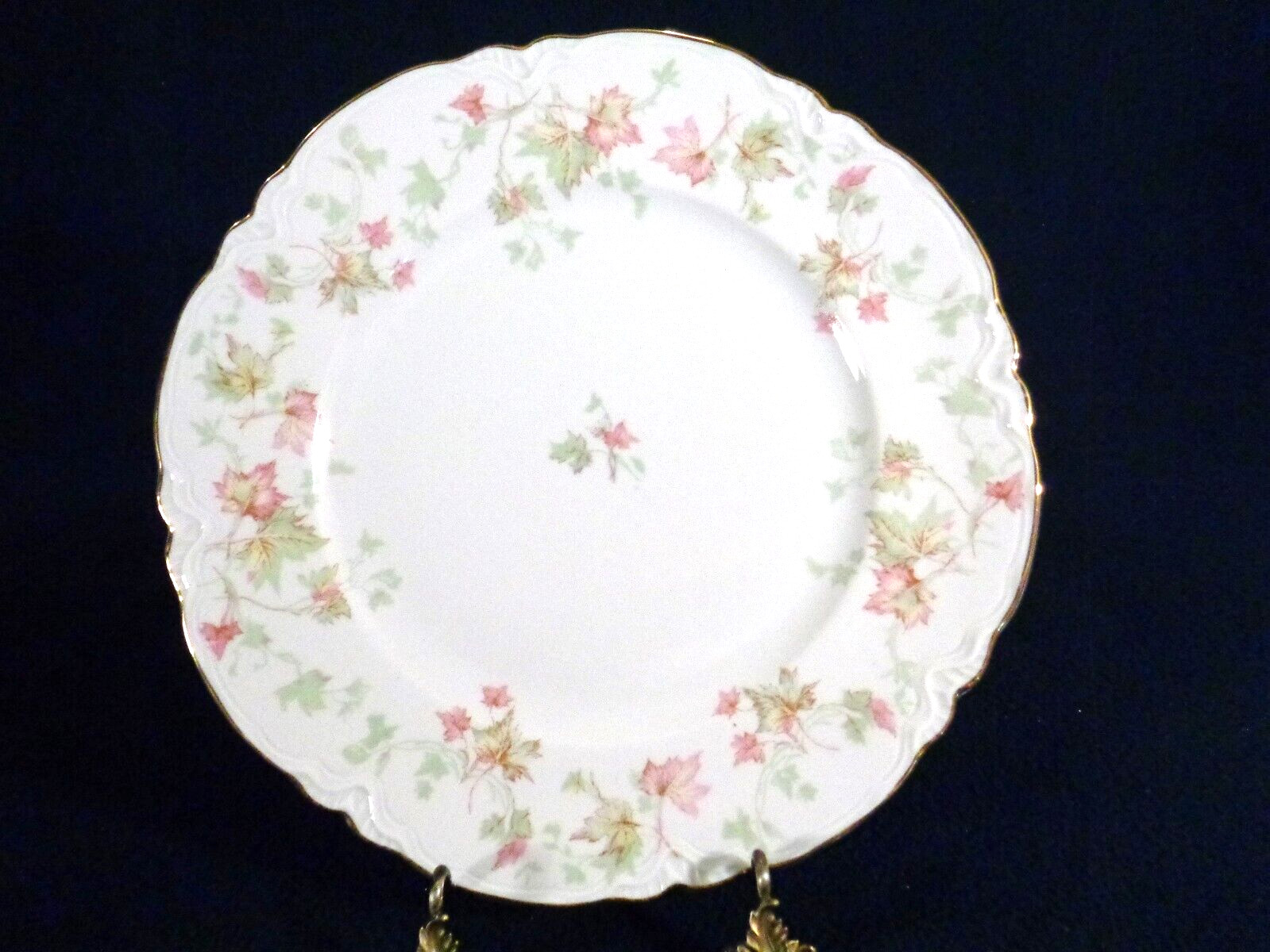 Hutschenreuther Bavaria The Maple Leaf Scalloped Vers 9 7/8\