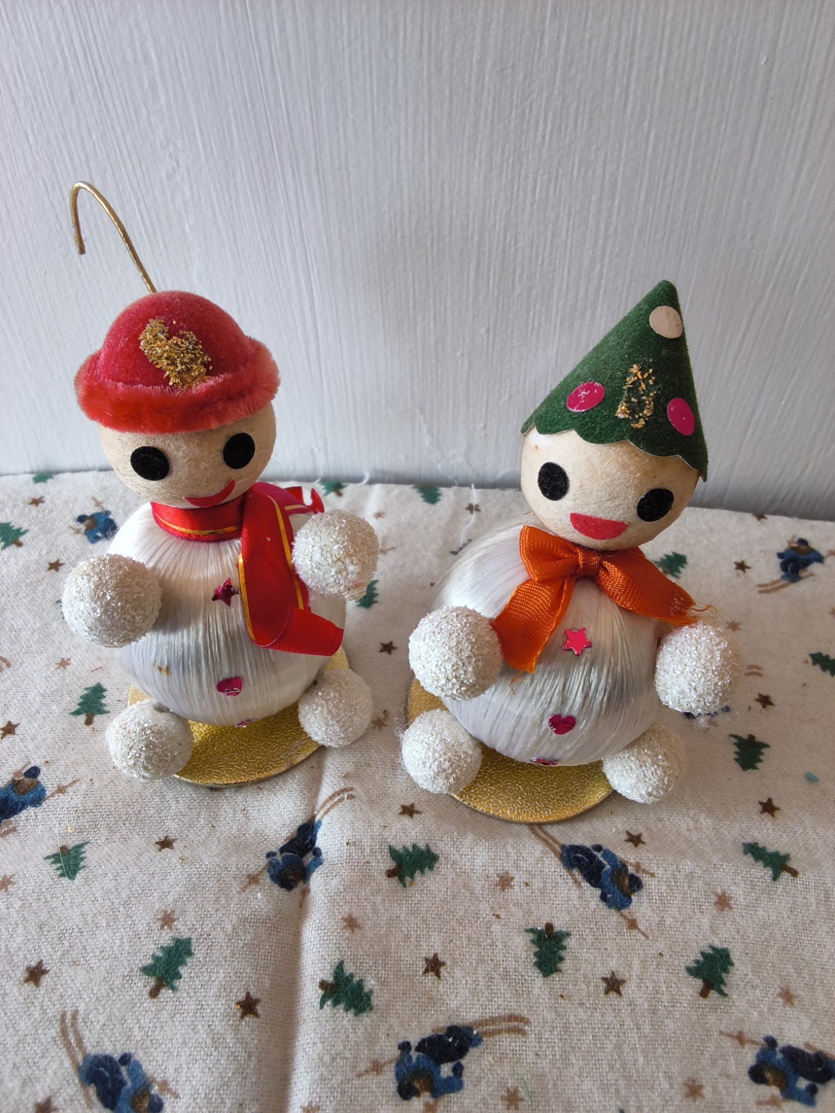 Vintage Japan Spun Satin Snowman Figures Ornaments Hat Red Bow Hooks LOT OF 2