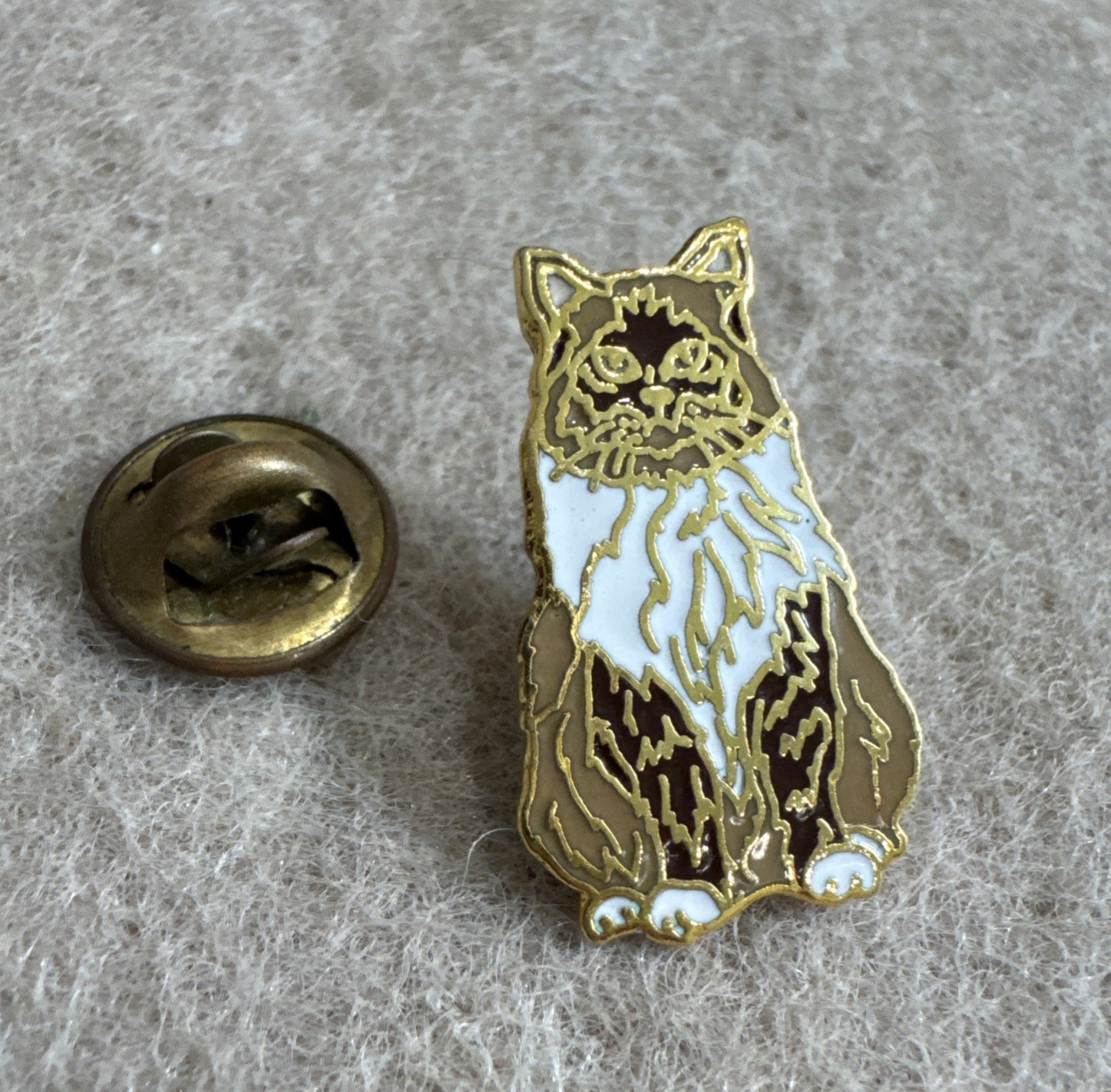 Vintage Sitting Cat Lapel Backpack Accessory Animal Lover Enamel Gold Tone