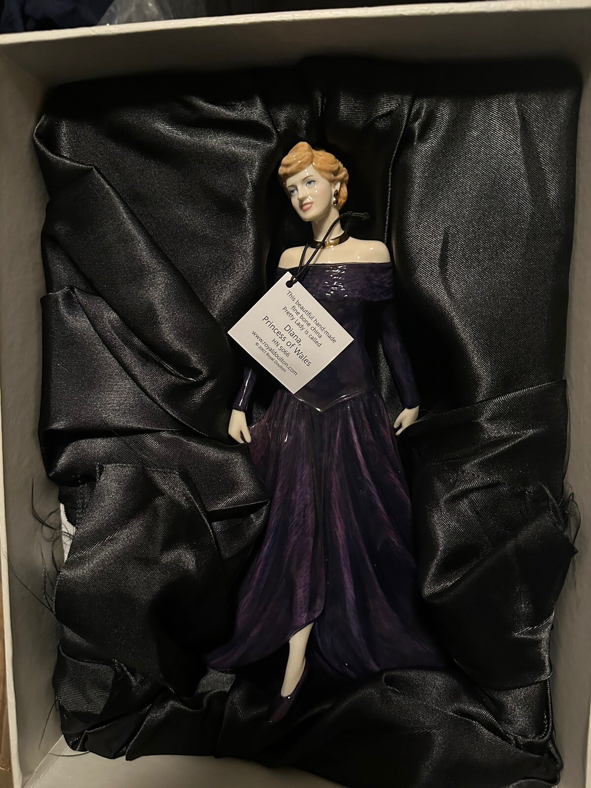 Vintage Royal Doulton \'Diana Princess of Wales\' Figurine HN5066 Rare Collectible Vintage Royal Doulton \'Diana Princess of Wales\' Figurine HN5066 Rare Collectible