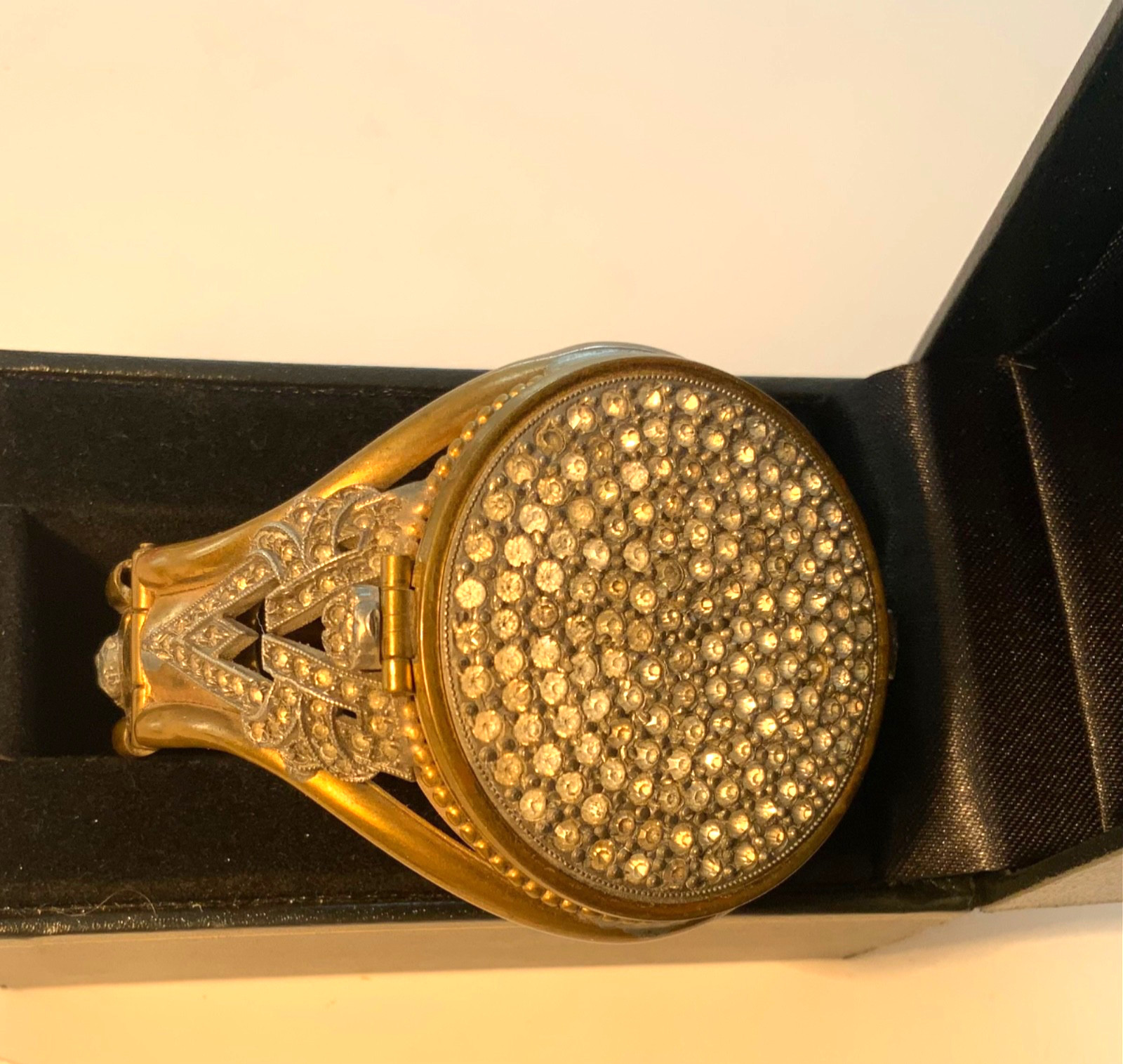 RARE MAGNIFICENT Brass COMPACT BRACELET Extremely ORNATE with BRILLIANT STONES