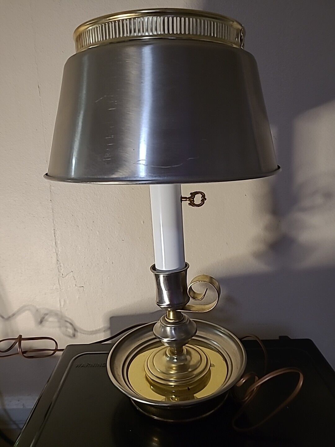 Vintage Metal Brass Desk Table Lamp Bouillotte Shade Works Perfect 