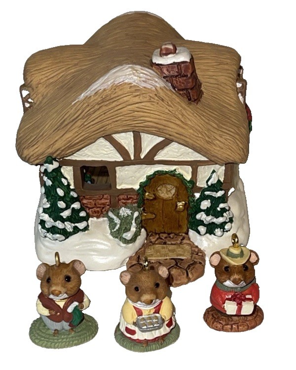 Hallmark ~ 1995 A Moustershire Christmas 4 piece ornament set fun