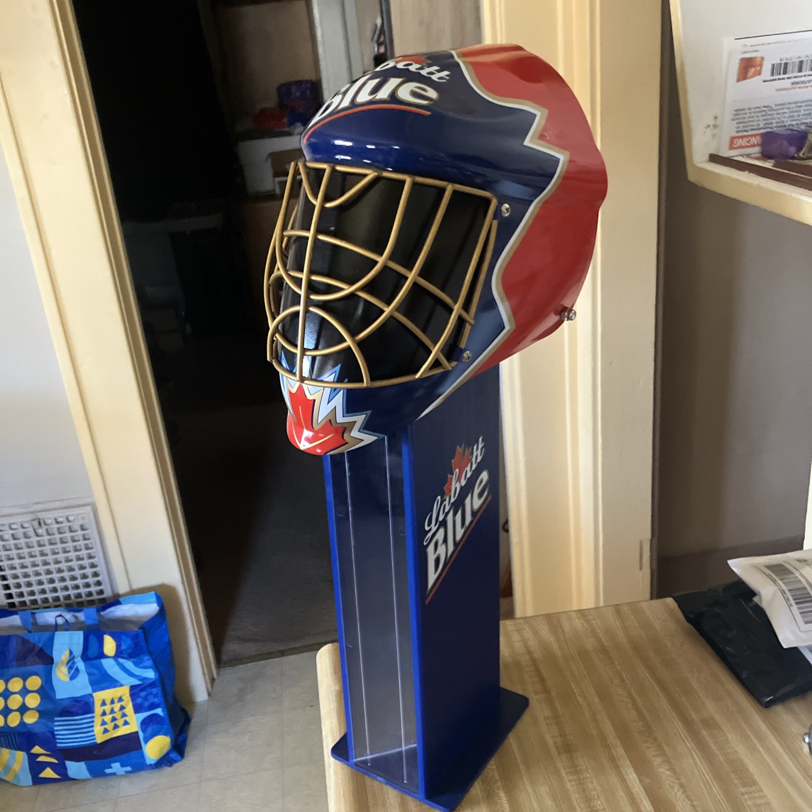Rare Hockey Goalie Labatt Blue Beer Pez Dispenser Mancave , Menmorbilia, Vintage