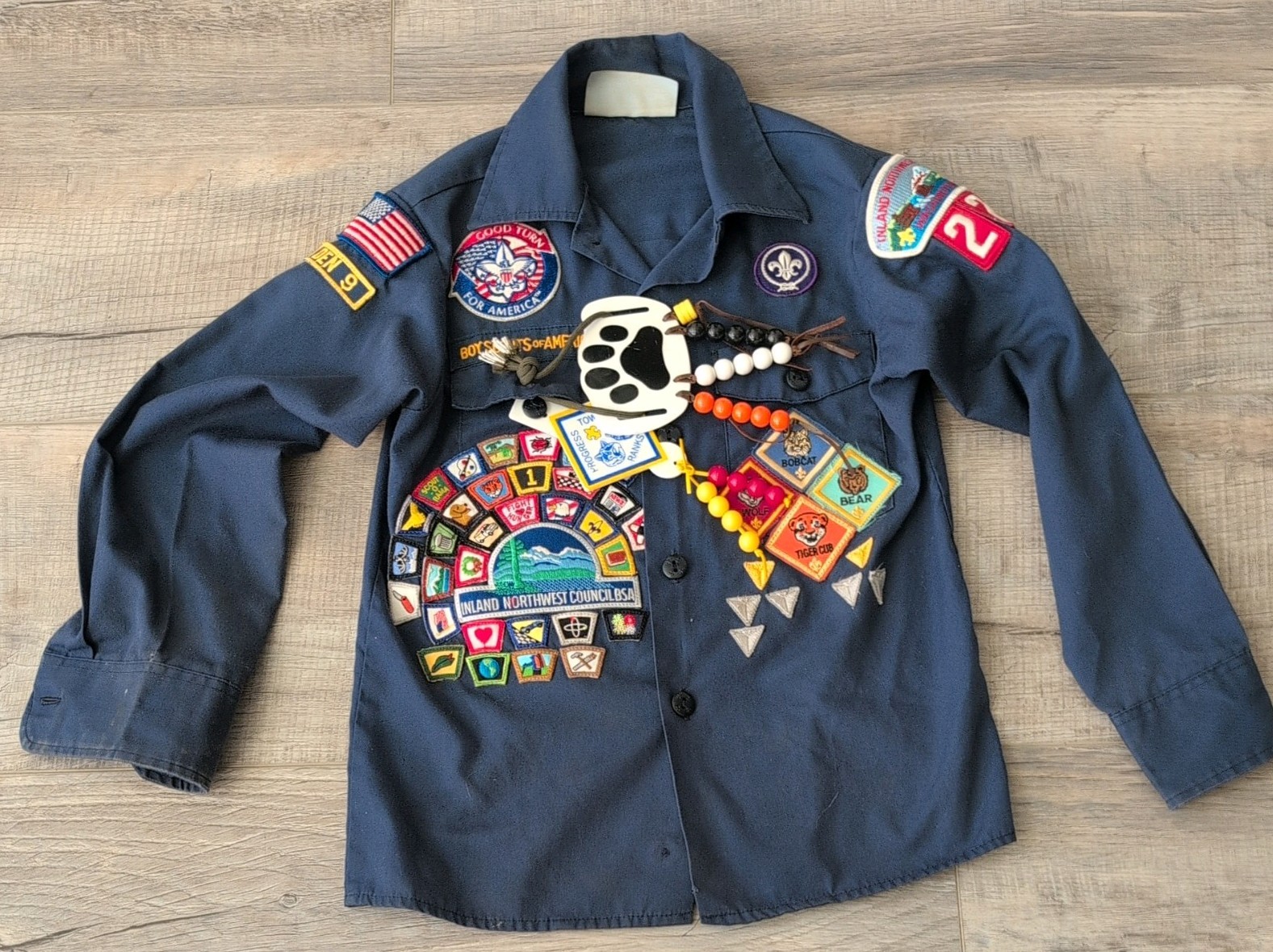 BSA Boy Cub Scouts BLUE SHIRT w/PATCHES - Inland Northwest Washington Idaho 228