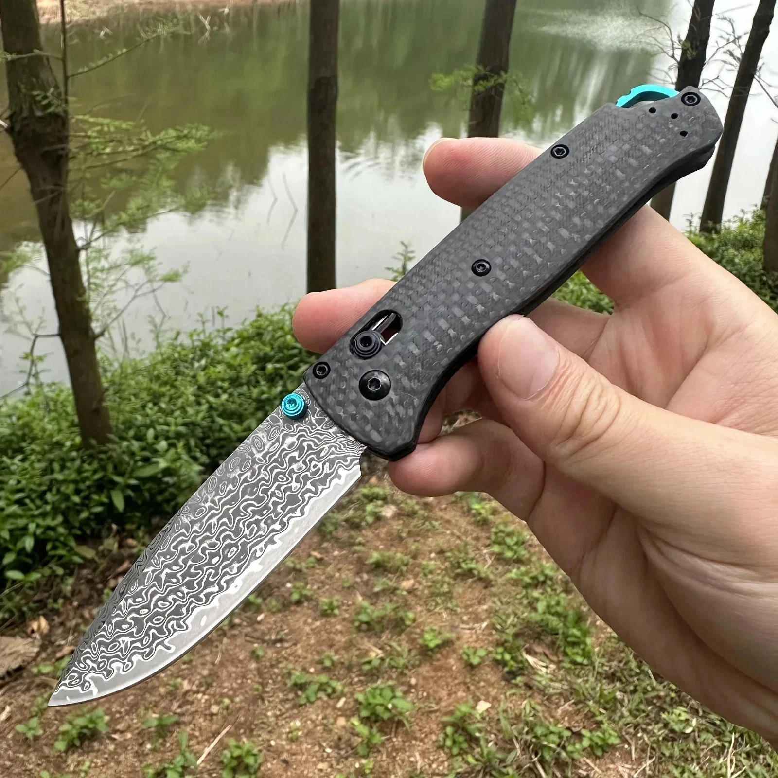 Benchmade Bugout 535-3 Folding Knife CPM Damascus Blade Carbon Fiber Handle