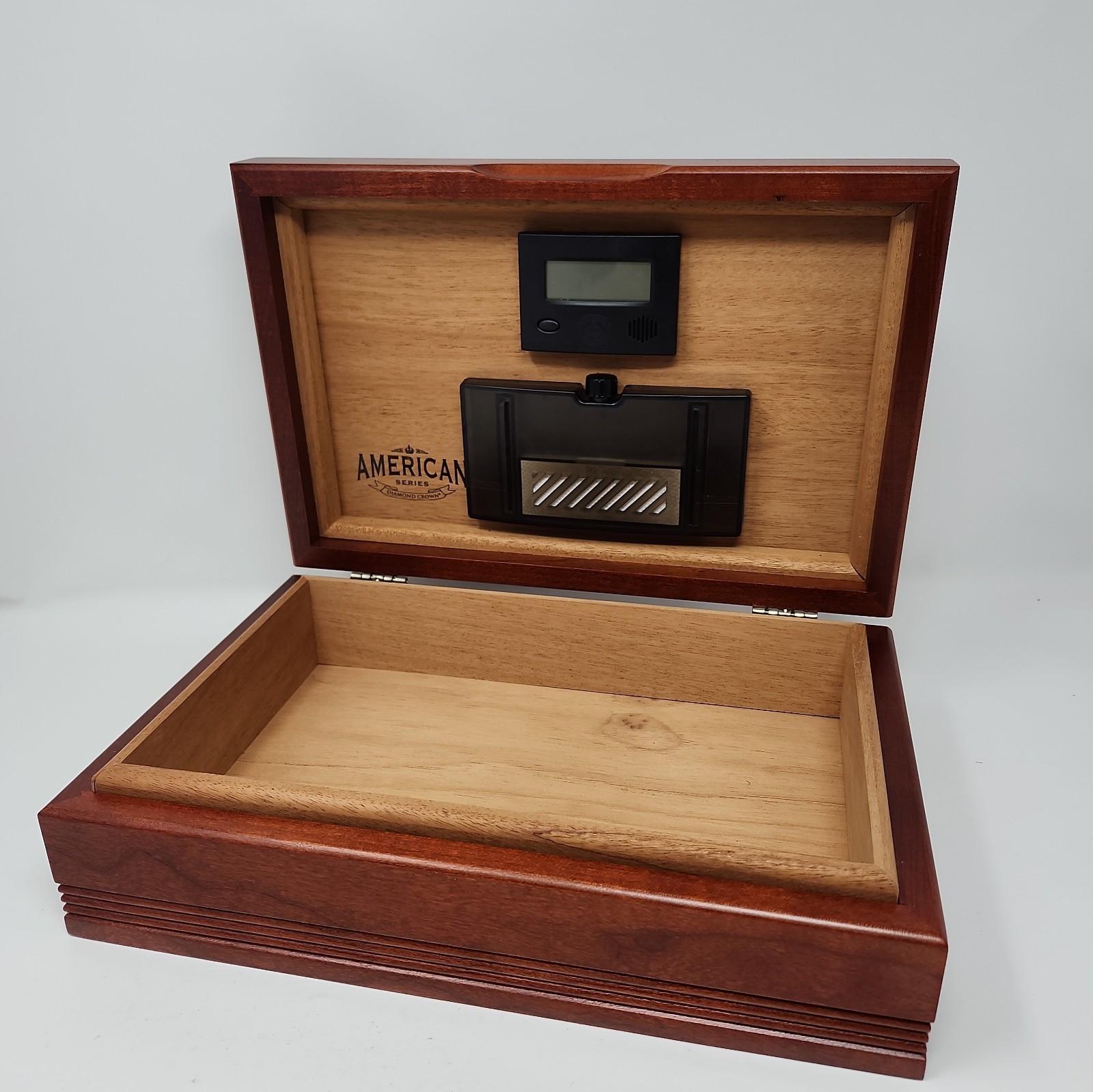 Diamond Crown American Series Delaware 80 Cigar Humidor Cherry Spanish Oak IMAS