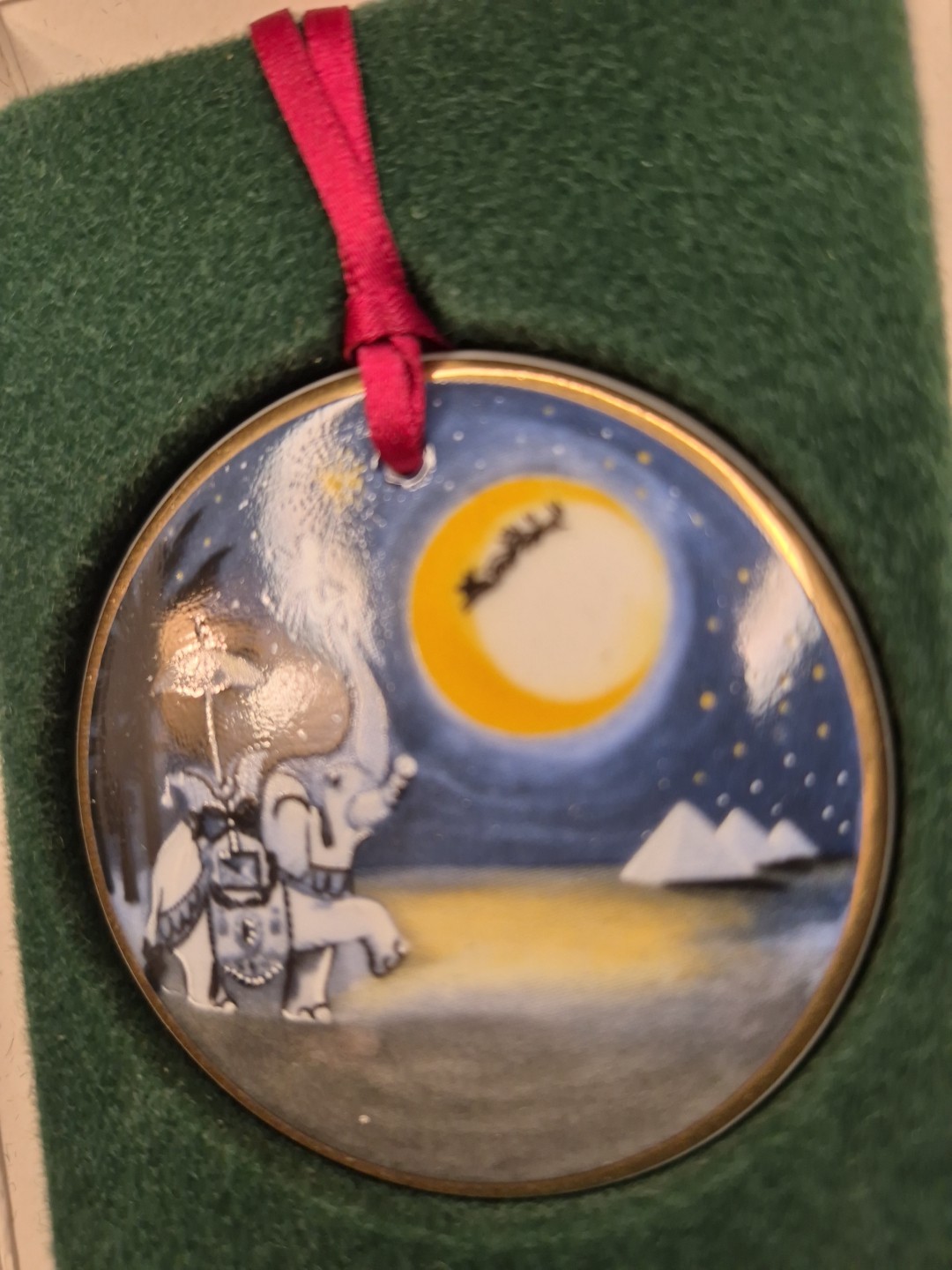 Bing And Grondahl Christmas Around The World Porcelain Christmas Ornament 1996