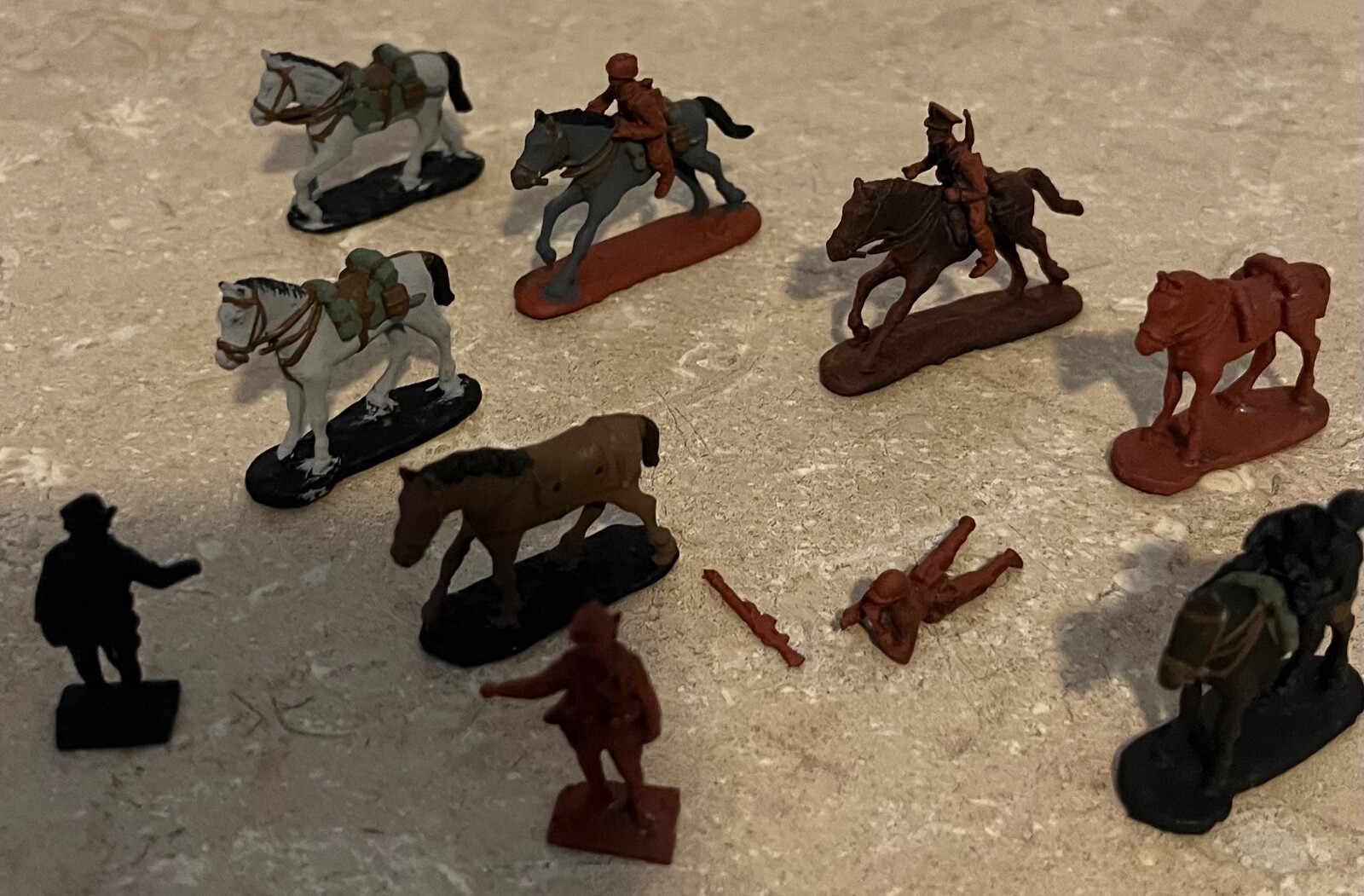 PRECISION MILTARY MINIATURES Lot & Horses PRECISION MILTARY MINIATURES Lot & Horses
