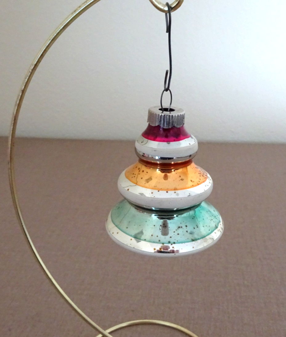 VINTAGE WWII SHINY BRITE TORNADO MURCURY GLASS STRIPED CHRISTMAS ORNAMENT, USA
