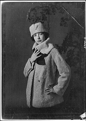 Photo:Chase Miss 1920s Portrait Fashion Hat Coat