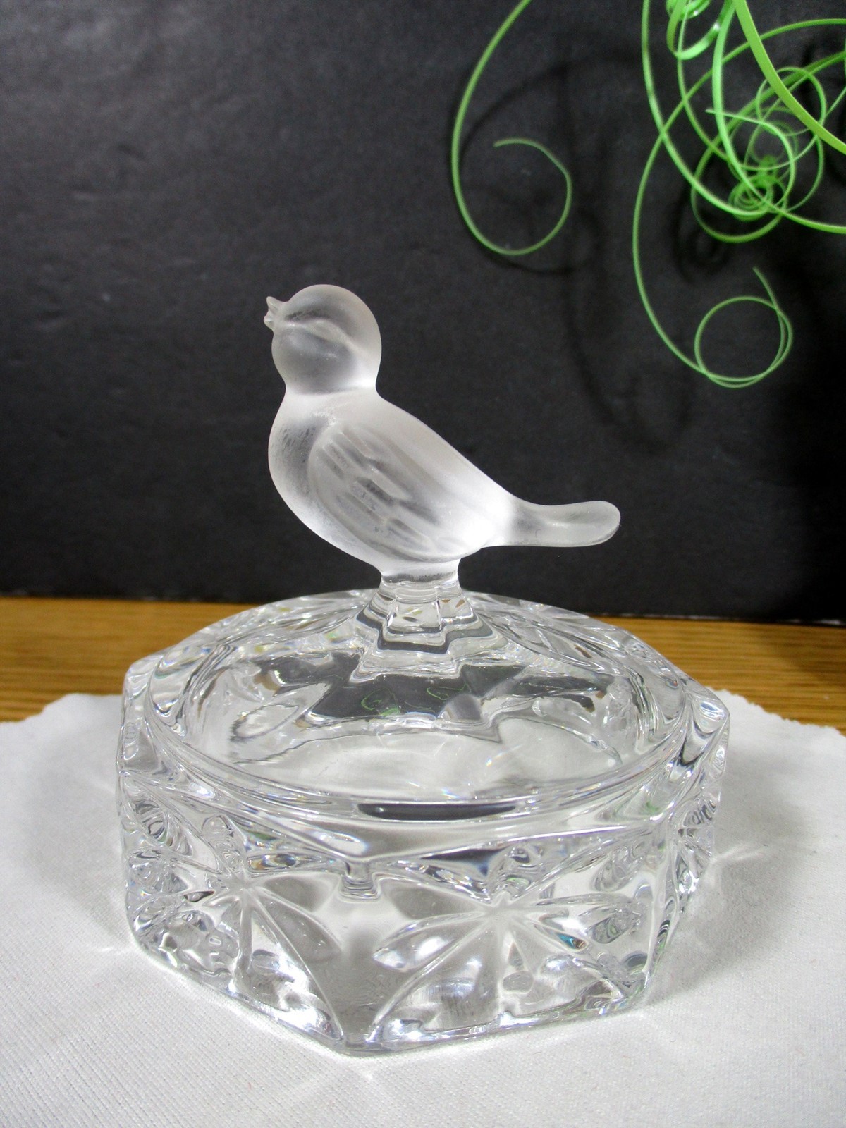Crystal Frosted Bird Octagonal Paperweight Figurine Hofbauer 