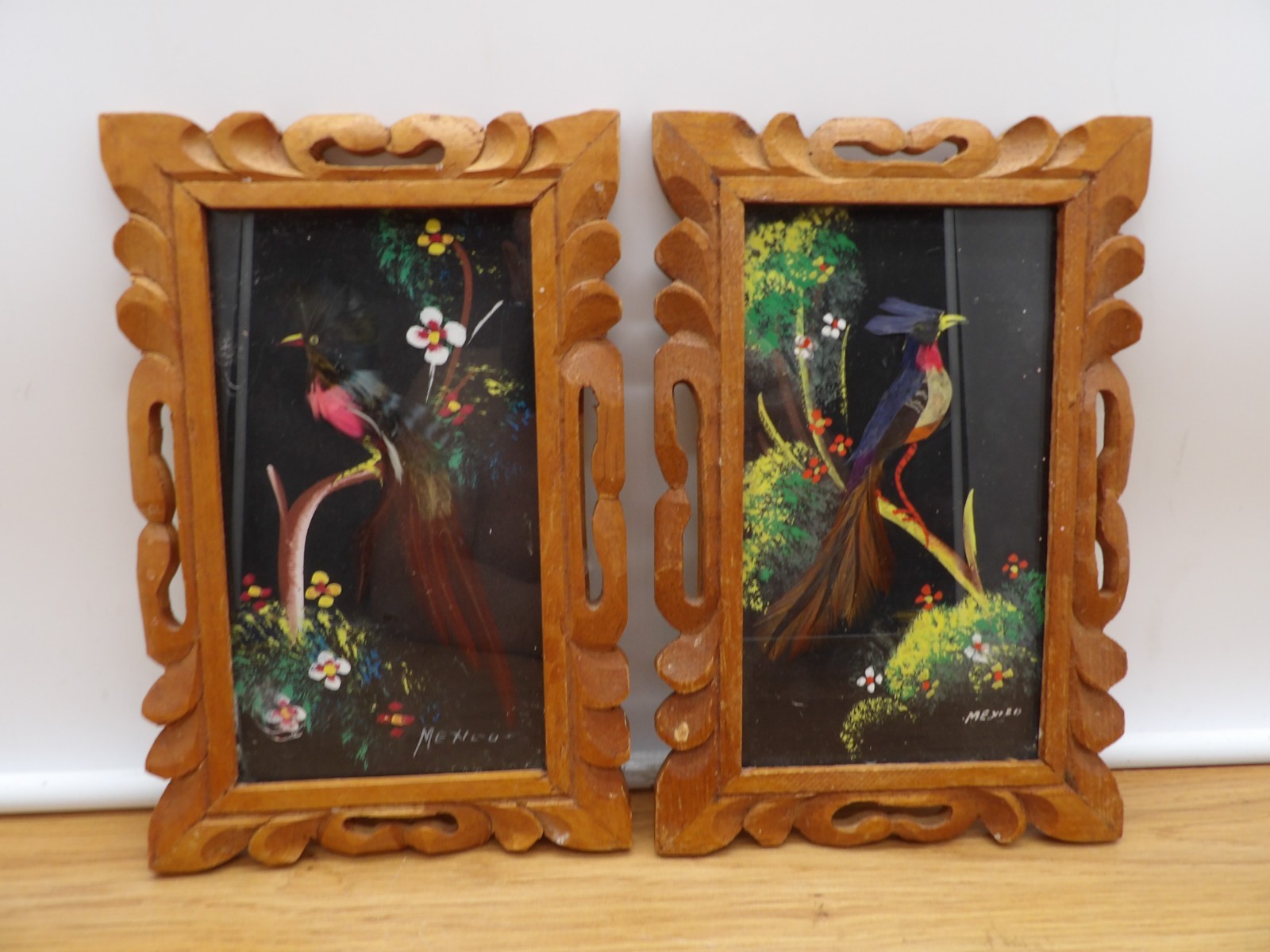 VTG Pair of Mexican Feathercraft Framed Bird Folk Art Collectible Pieces Feather