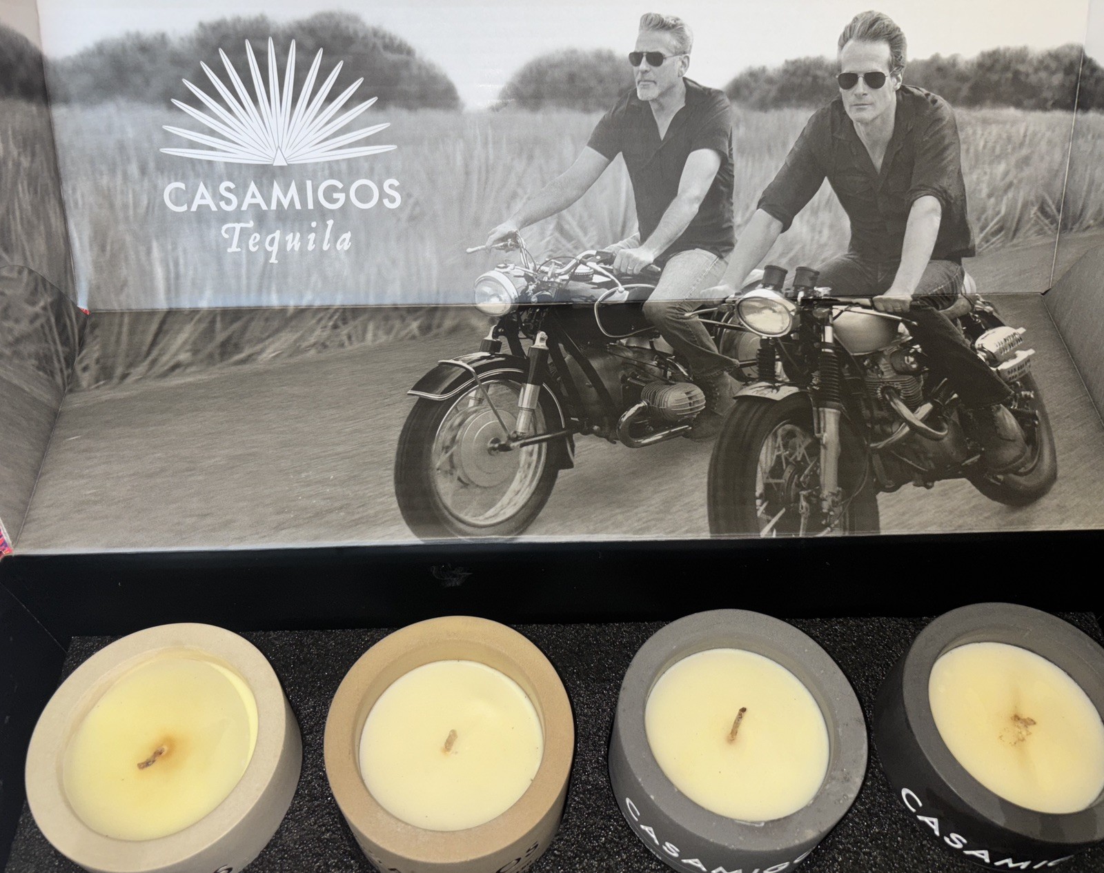 CASAMIGOS Tequila 4 Candle Gift Set - George Clooney -House of Friends, Read Des CASAMIGOS Tequila 4 Candle Gift Set - George Clooney -House of Friends, Read Des
