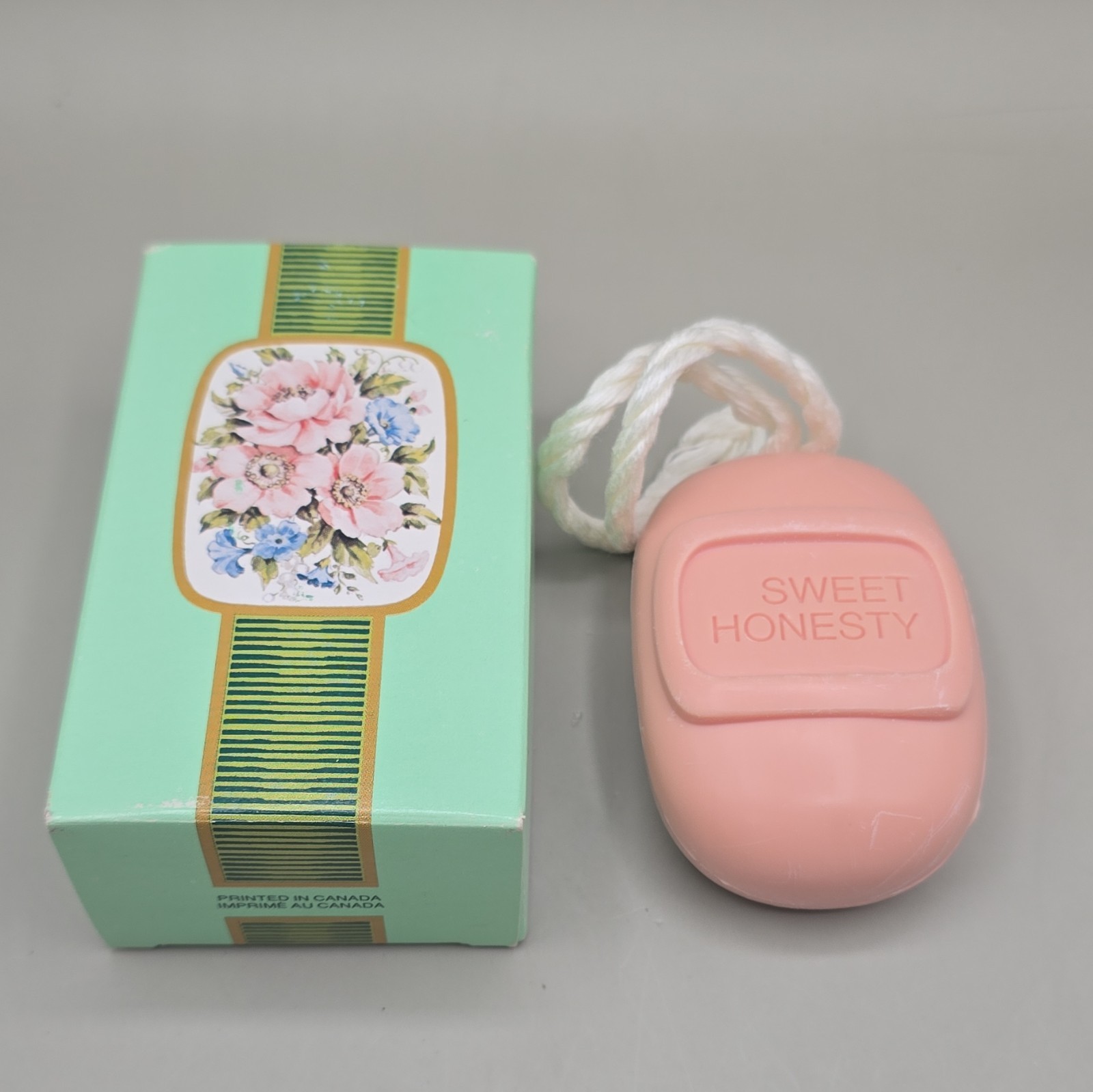 Avon Sweet Honesty Soap-on-a-Rope 4 oz Pink Floral Box Oval Bar Vintage 