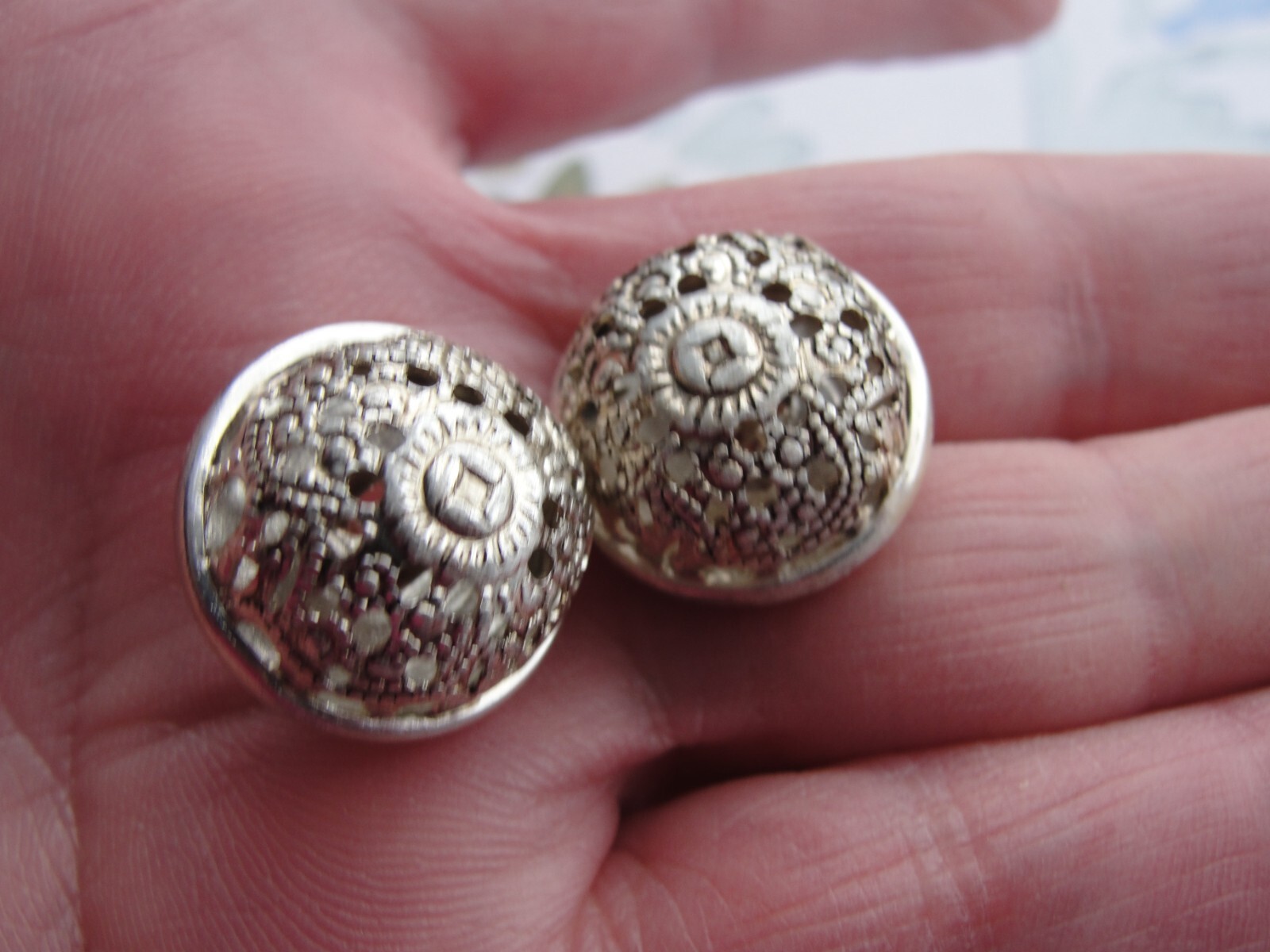 Vintage Buttons High Domed Filigree Twinkle Mirror Silver Tone Pierced 5/8\