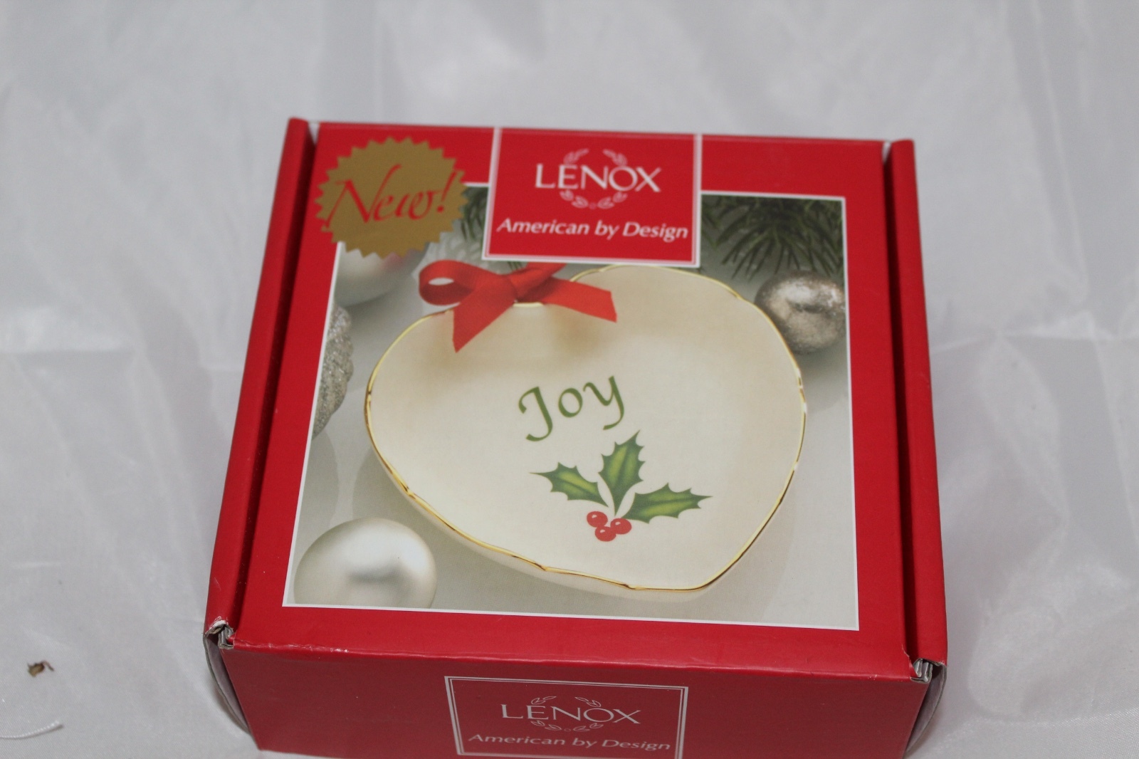 LENOX  CHIRSTMAS HEART SHAPED 