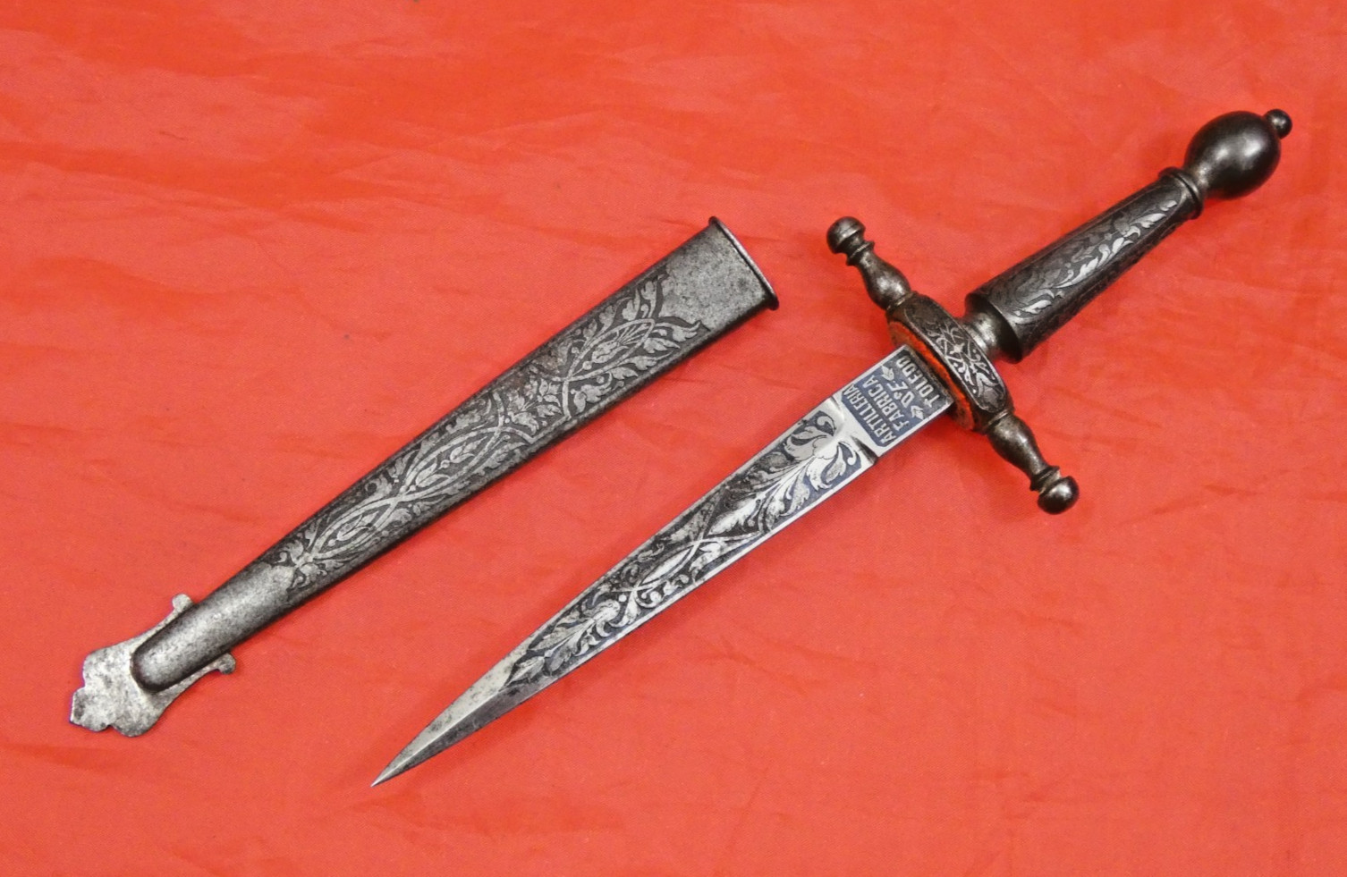 BEAUTIFUL ANTIQUE PROSTITUTE DAGGER KNIFE DECORATED BLADE SPAIN TOLEDO 19th cent
