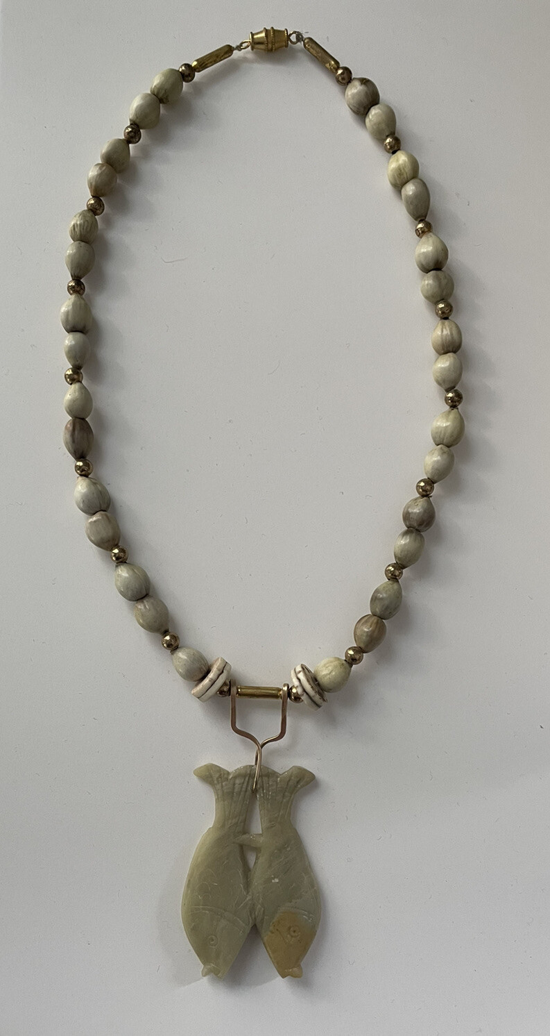 Vtg Carved Jade Double Fish Pendant Necklace Beads Boho Pisces Koi Carp