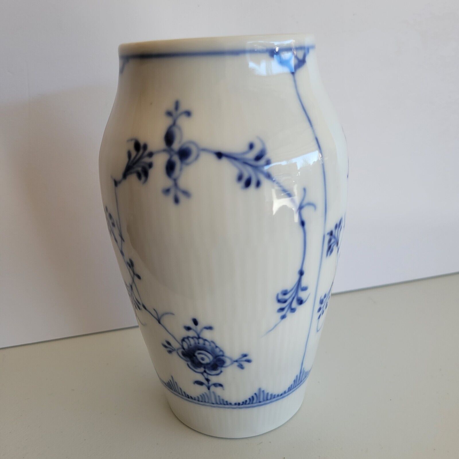 Royal Copenhagen Vase Vintage  Blue And White Porcelain 1/384 Circa 1923-34 