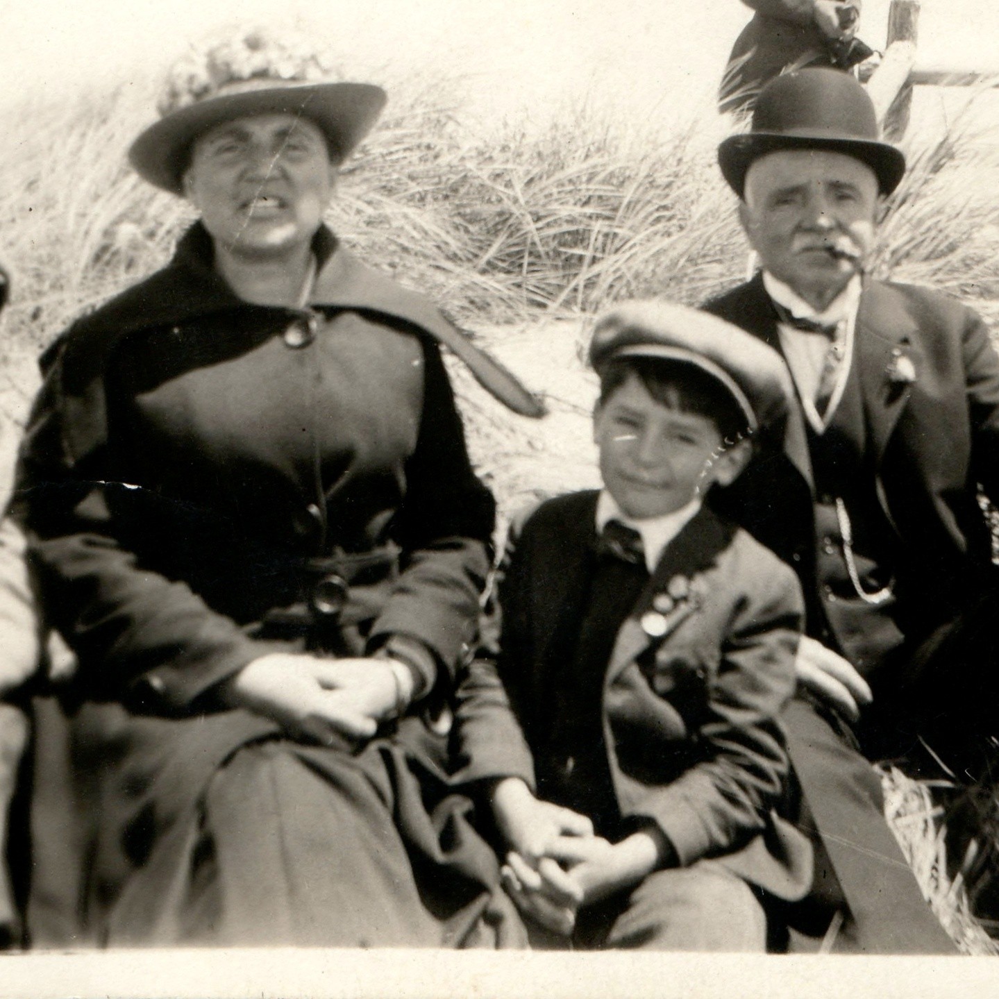 c1910s Family Dune Bowler Hat Snapshot Photo Boys Newsboy Caps Cigar Edwardian