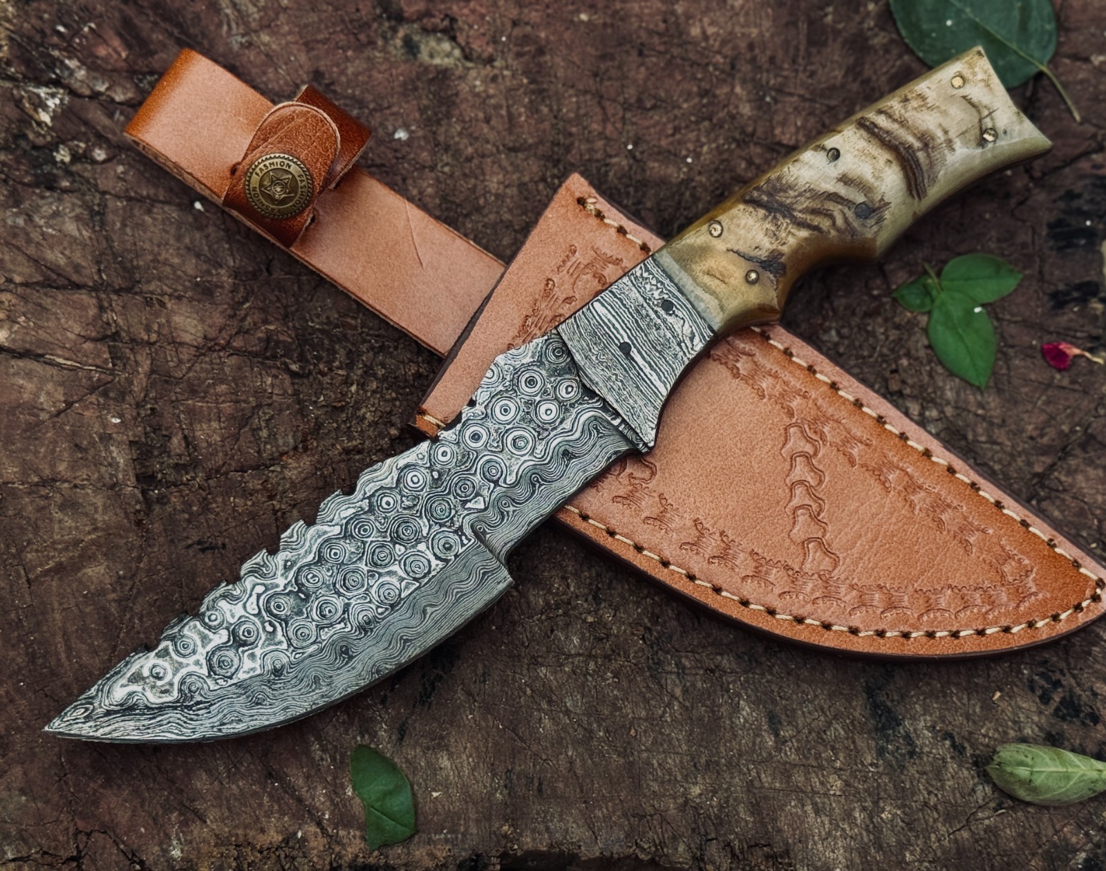 Handmade Damascus Steel Hunting Knife bone Handle Leather Sheath