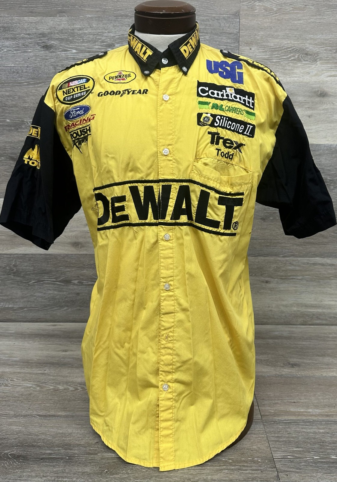 NASCAR #17 Matt Kenseth Roush Race Used Dewalt Crew Shirt Size XL