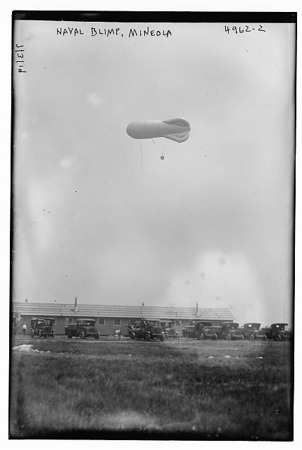 Photo:Mineola Long Island NY 1919 Naval Blimp R34 Beacon Flight