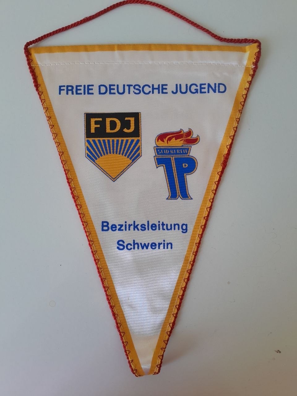 GDR souvenir pennant \ GDR souvenir pennant \