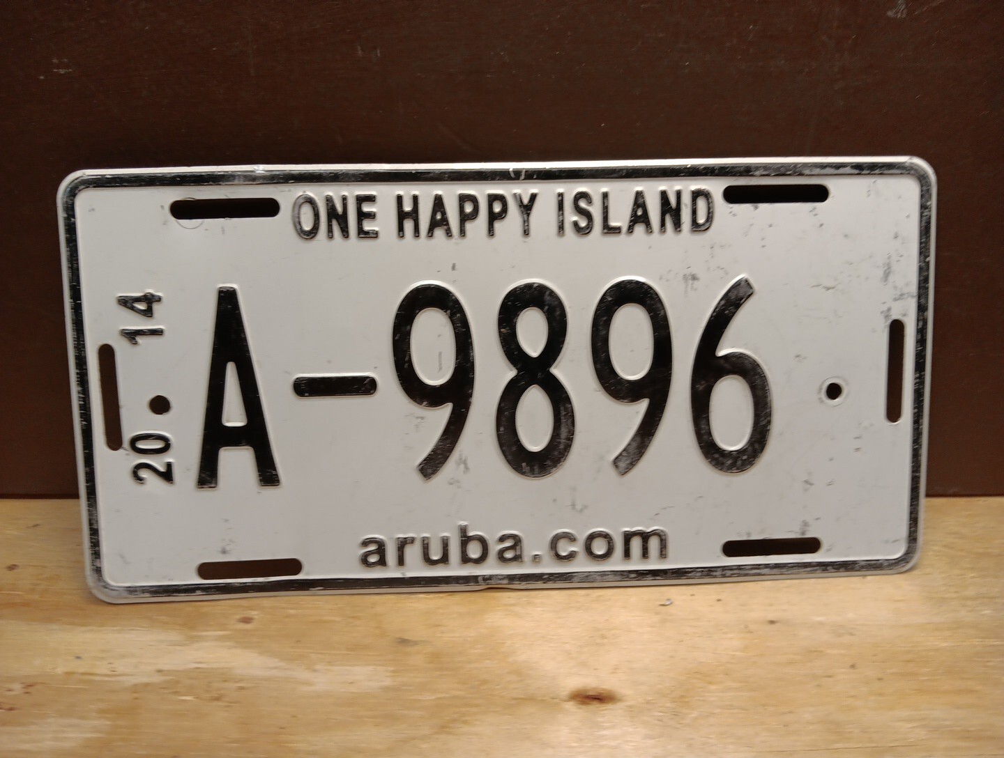 2014 Retired Aruba License Plate,in White