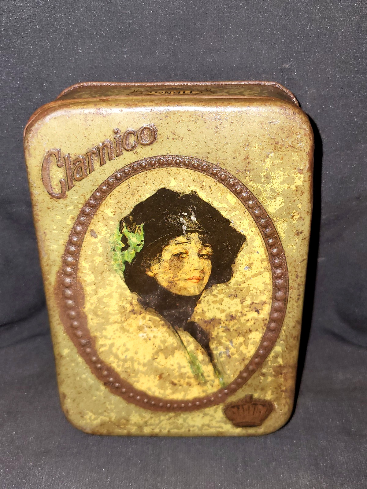 VINTAGE OLD ADVERTISING TIN BOX CLARNICO CHOCOLATE BOX LONDON  1960