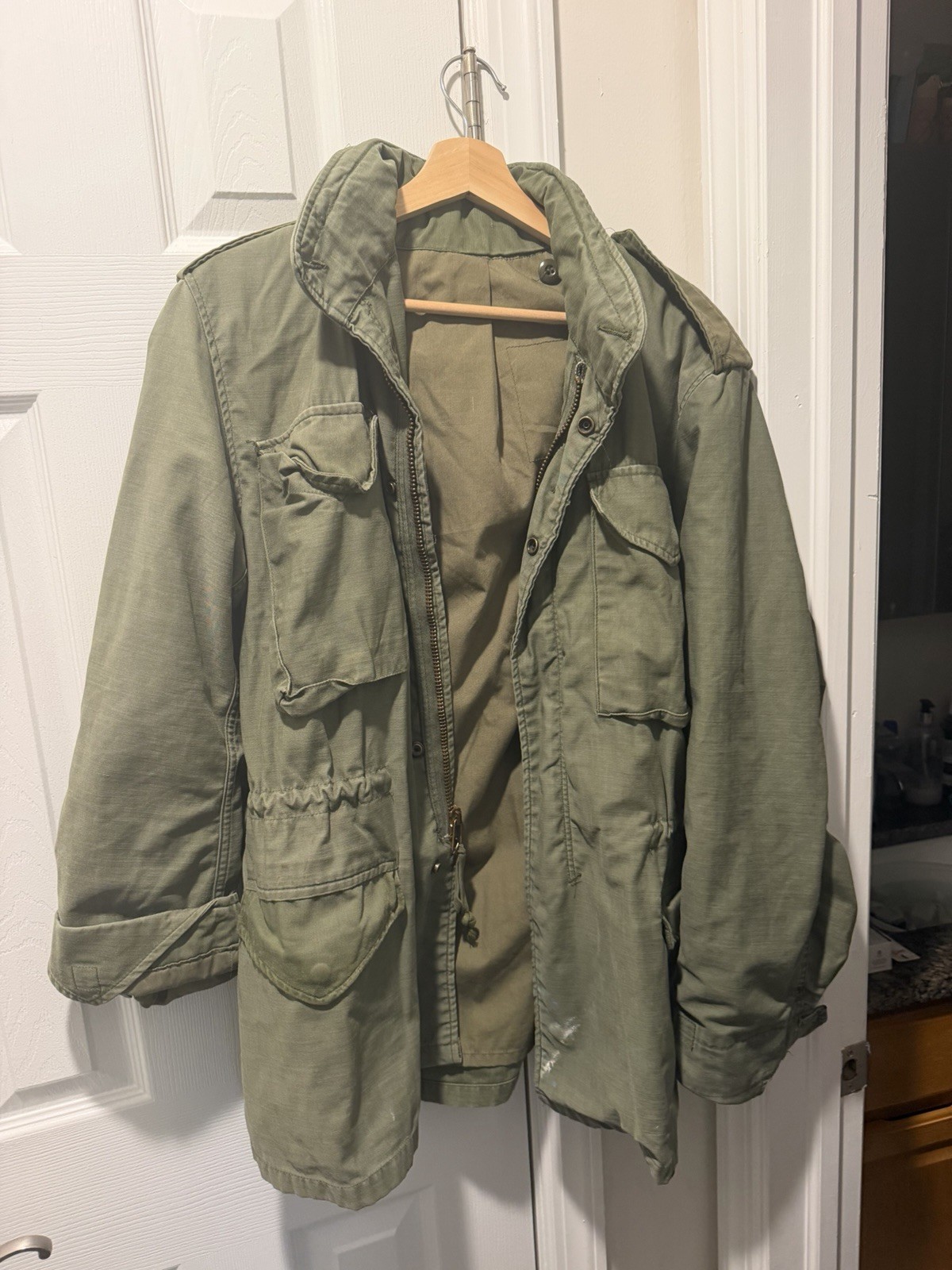 Vintage US Army M-65 Field Jacket OG-107 Brass Zipper Distressed Workwear M65