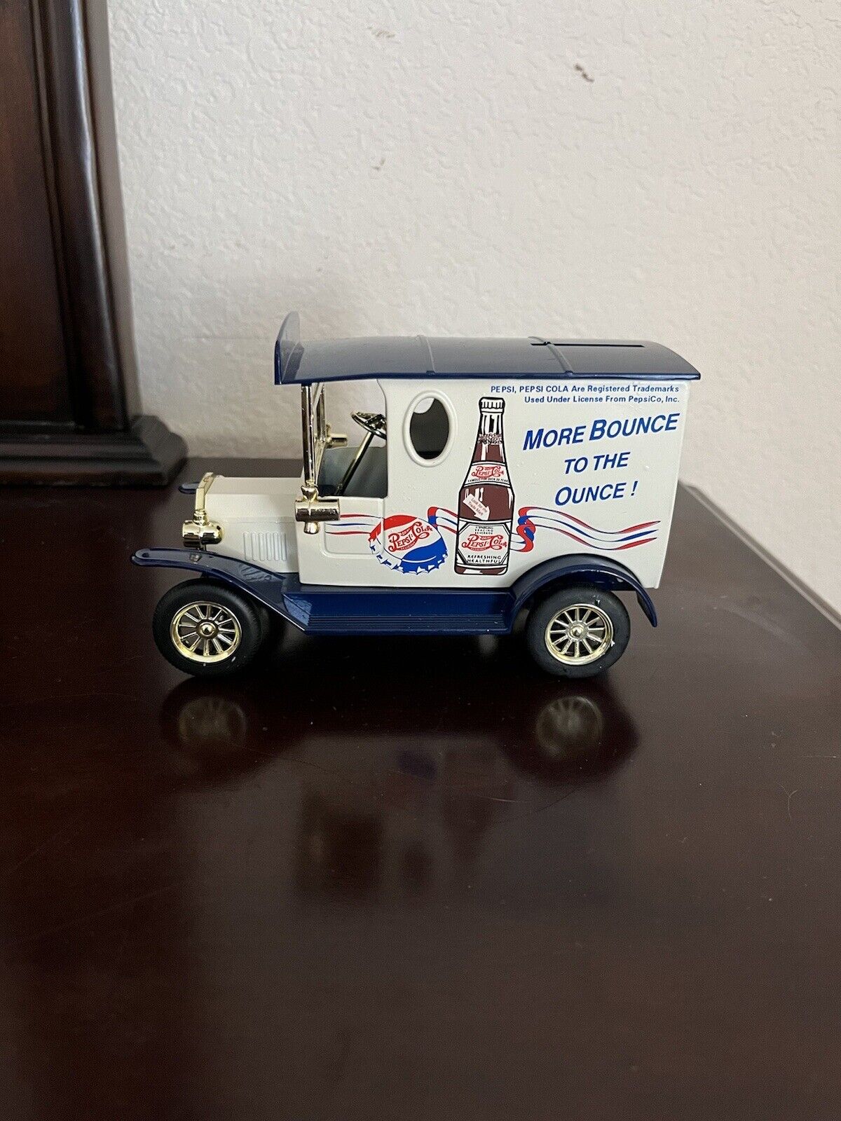 1912 Ford Pepsi Cola Delivery Car 1:24 Die Cast Coin Box (New Without Packaging)