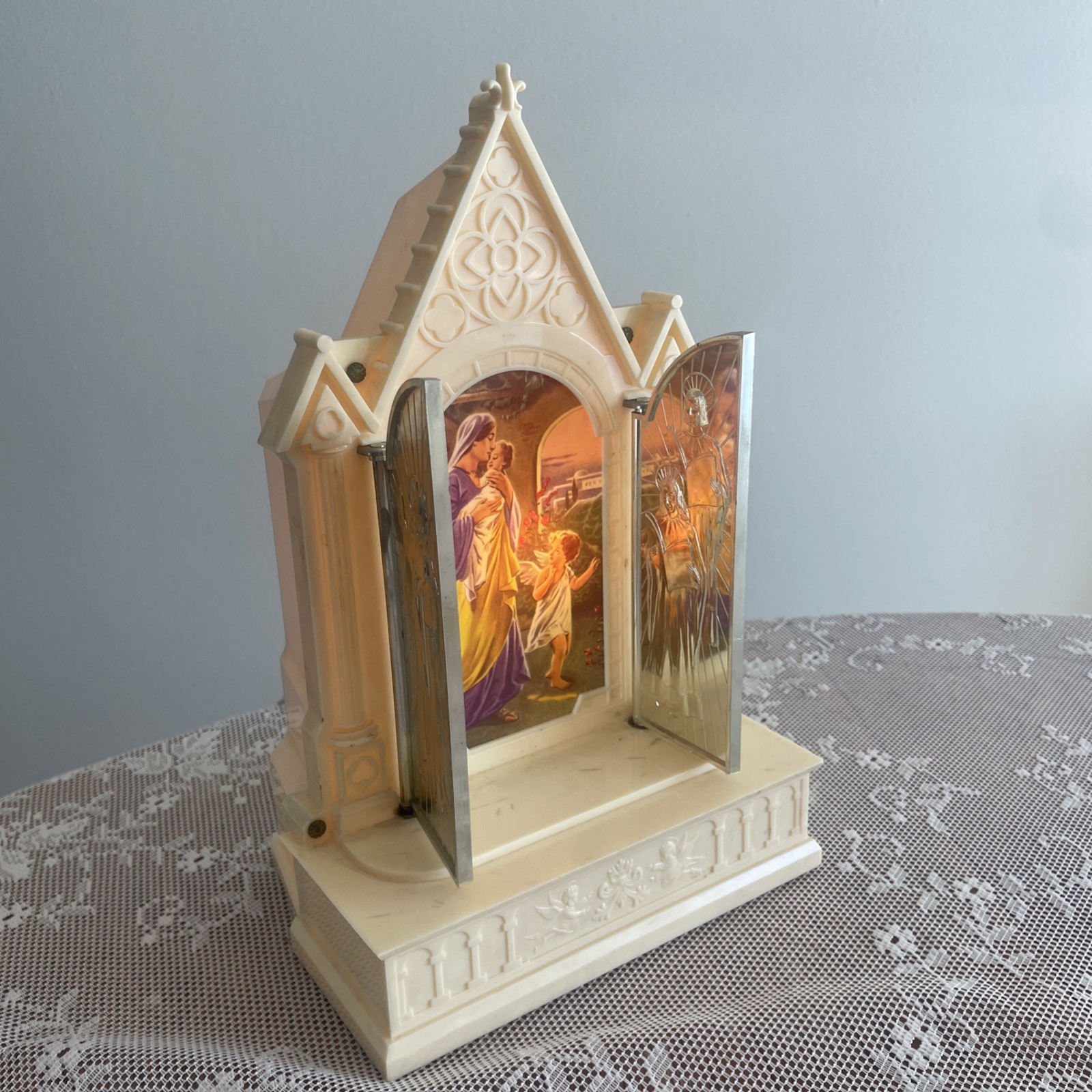 Vtg Religious Electric Church Doors Open & Close Light Up Music Box Mary Angels