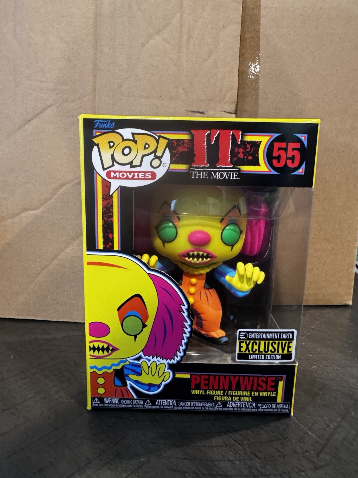 Funko Pop It - Pennywise (Black Light) - Entertainment Earth (Exclusive) #55