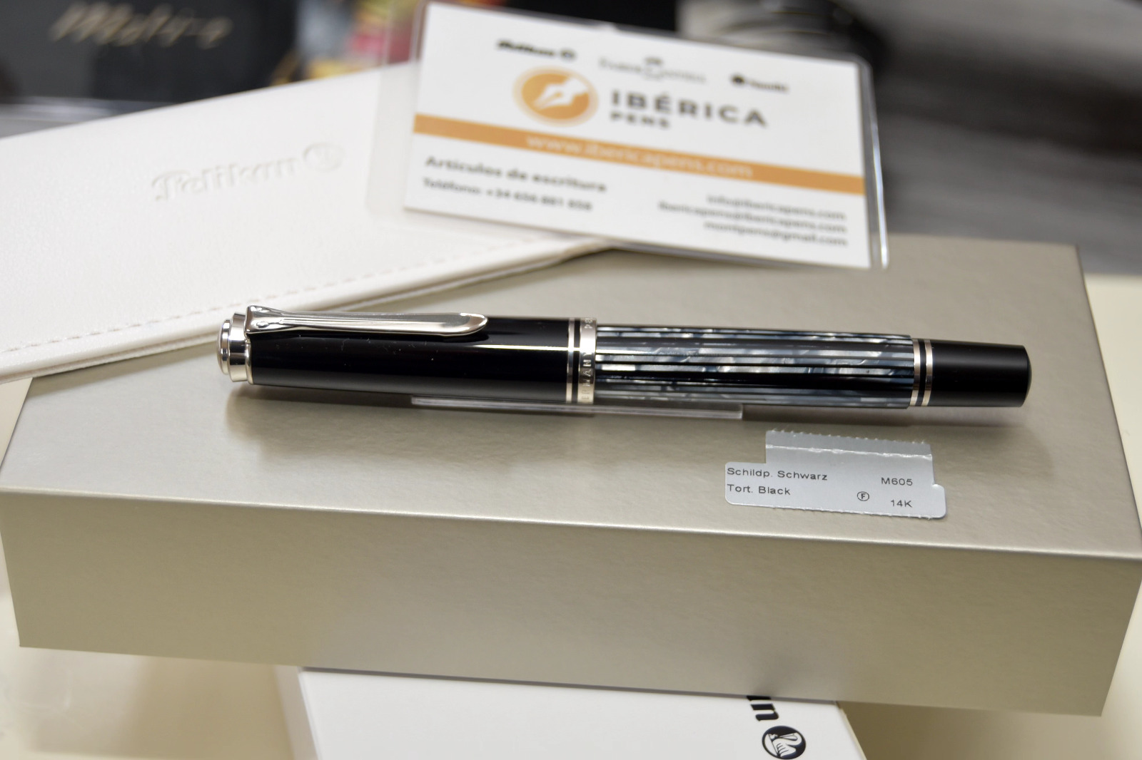 Pelikan Special Edition M 605 Tortoiseshell-Black Pen Fountain Pen