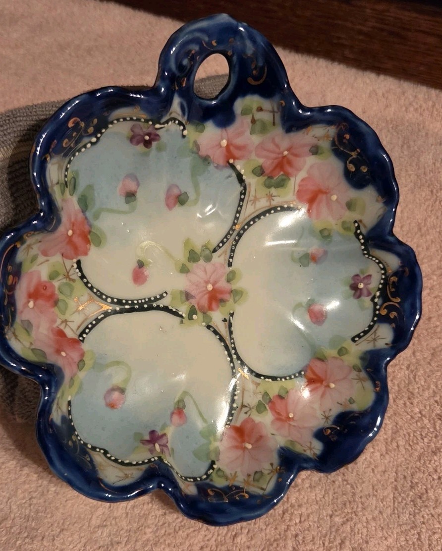 ANTIQUE  - Porcelain, Hand Painted Candy Dish (JAPAN) BUEATIFUL 