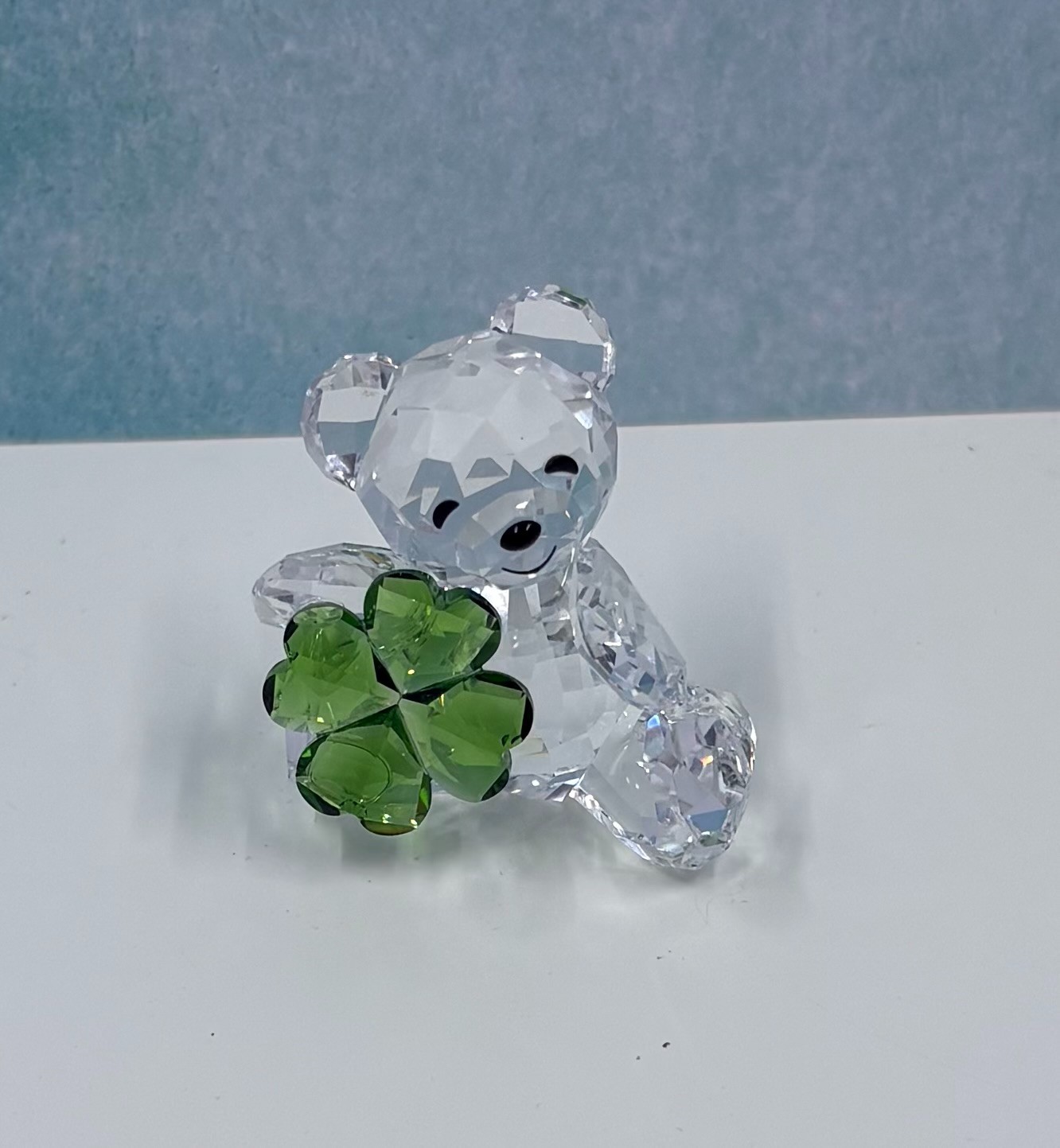 Swarovski Crystal Kris Bear Good Luck Four-Leaf Clover #5063321 MIB Swarovski Crystal Kris Bear Good Luck Four-Leaf Clover #5063321 MIB