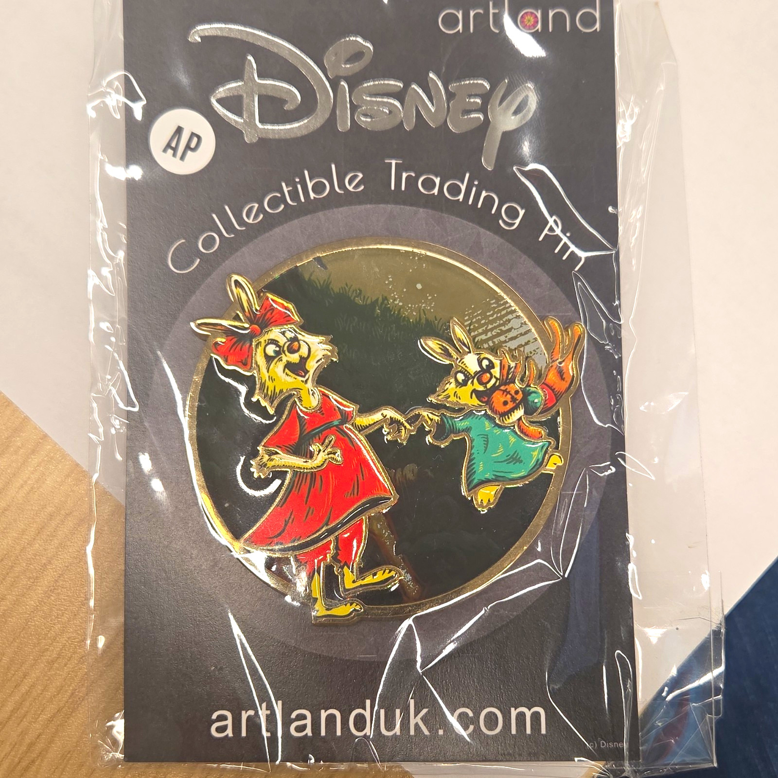 Disney Artland AP Robin Hood Sis Bunny And Tagalong Pin