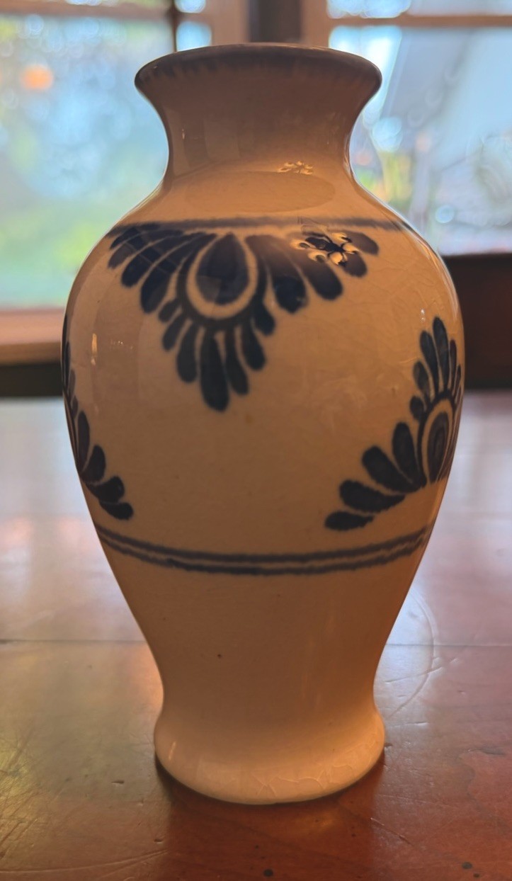 Vintage Delft Blue Style Ceramic Bud Vase Hand Painted Floral Pattern 4.5\