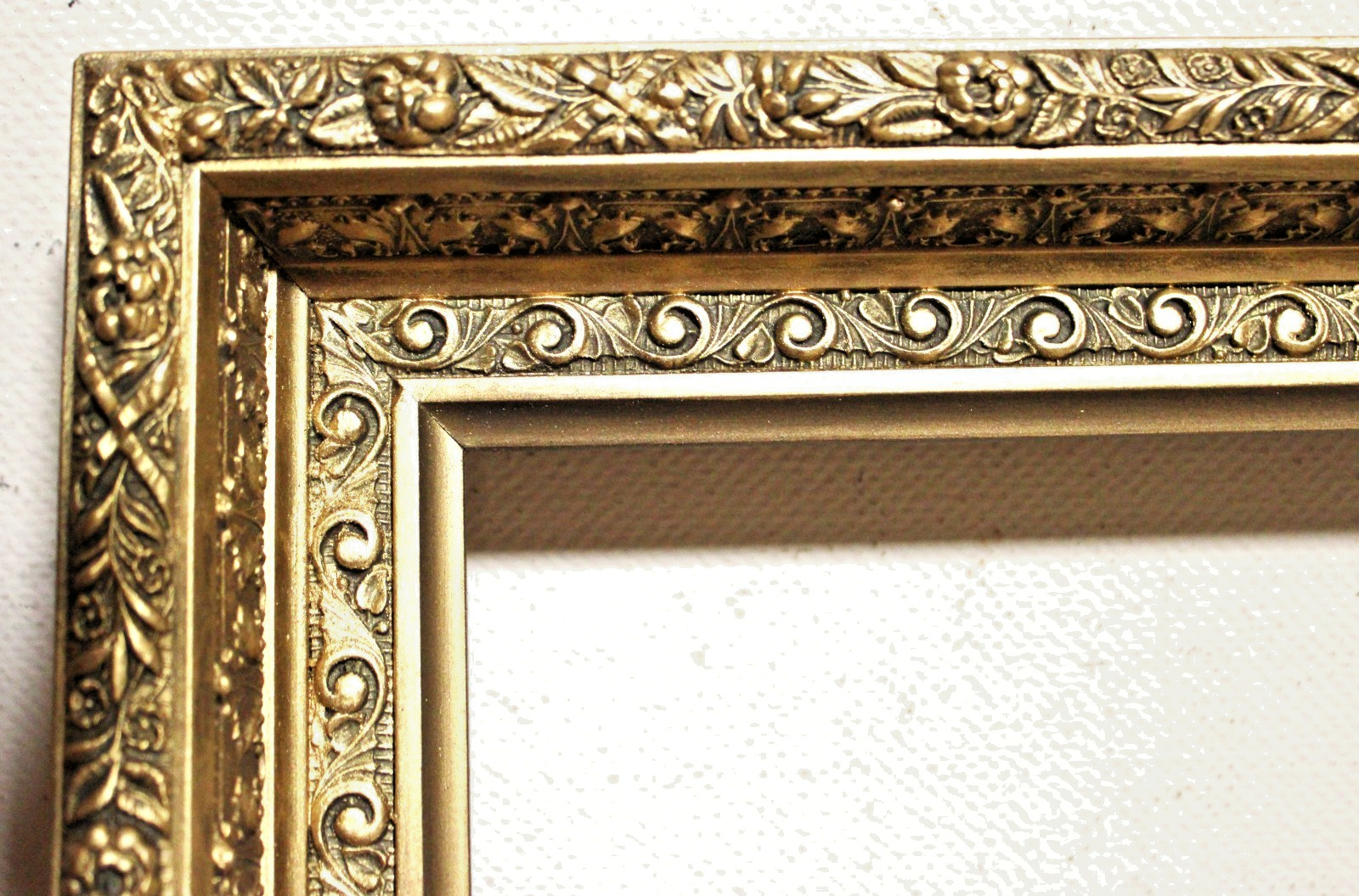 ANTIQUE FITS 9 X 12\