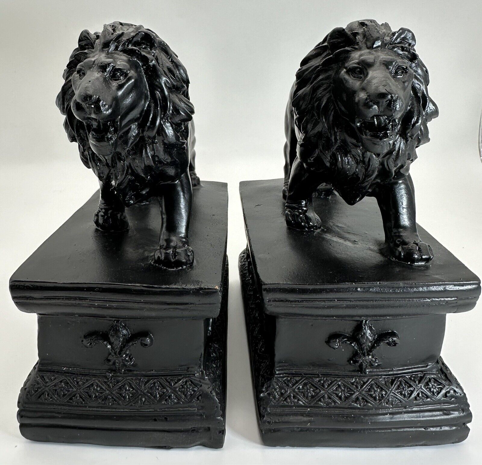 Pair Of Statuesque Majestic Lion Statue Bookends Big Powerful Black Cat Felidae