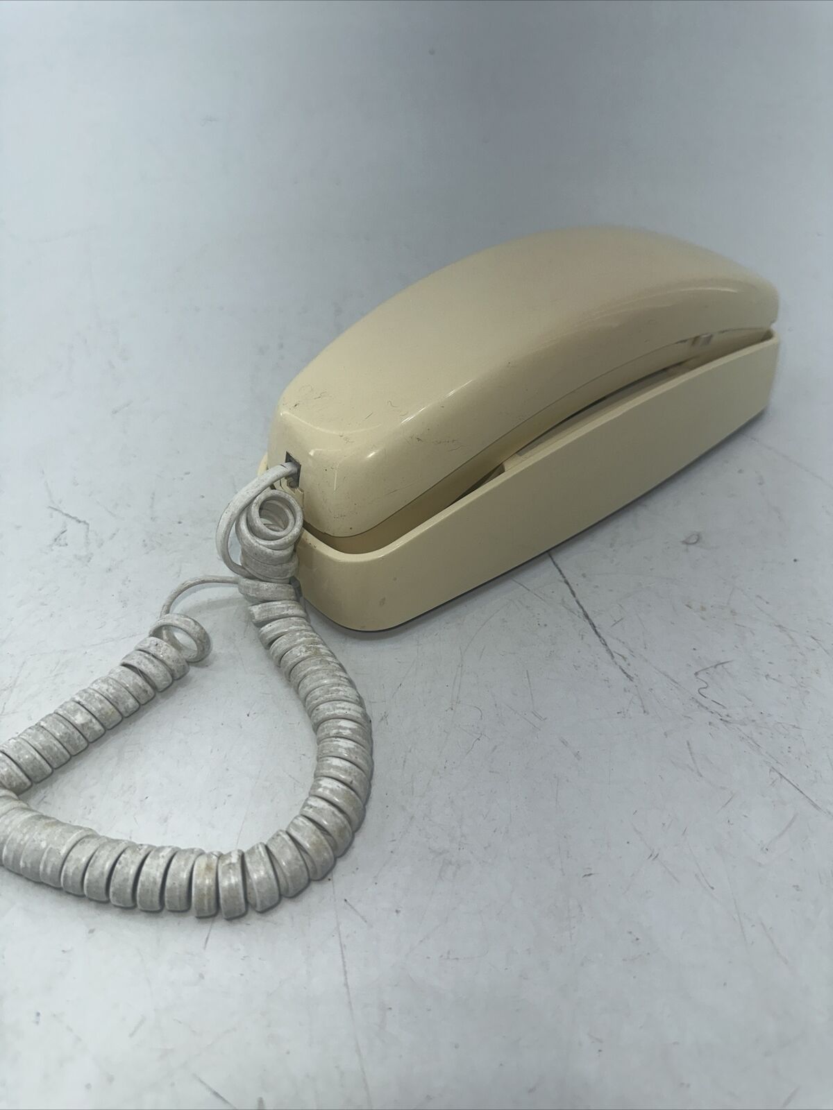 vintage White AT&T CS2013A Touch Tone Wall/Desk Telephone