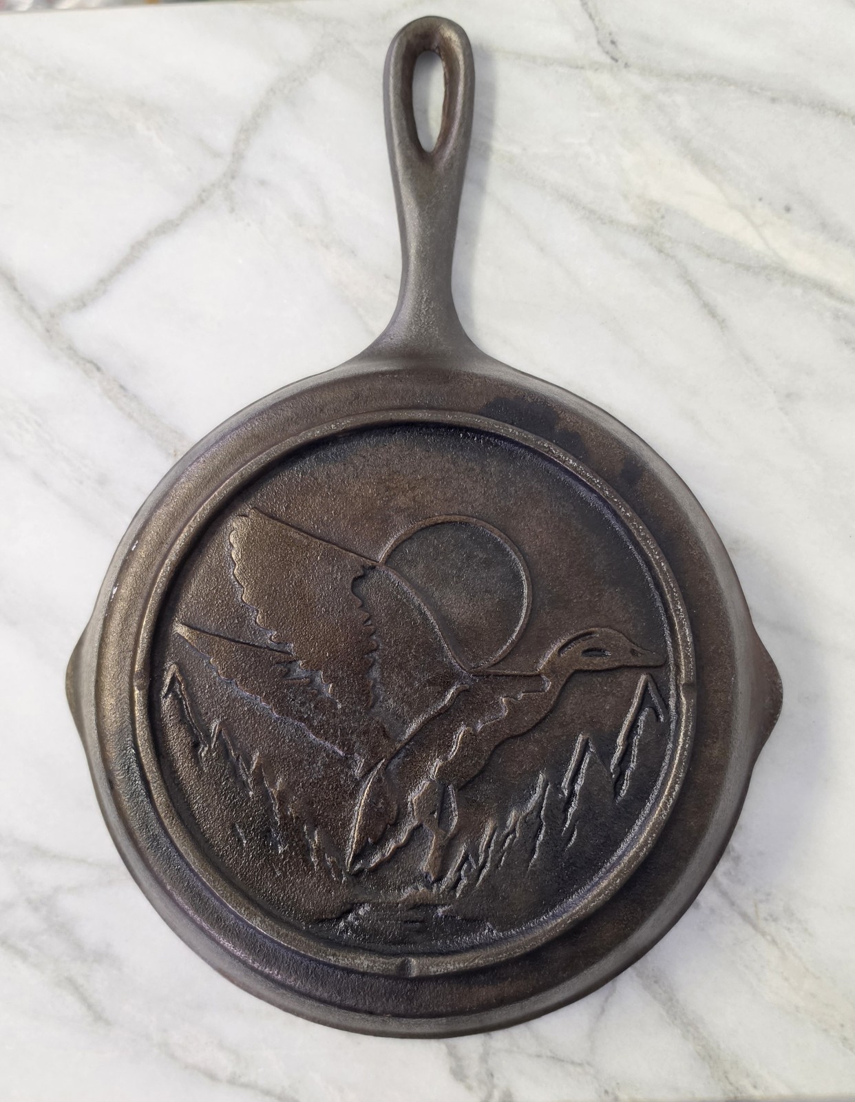 1990\'s Lodge Cast Iron 3-Notch Wildlife Series Mallard Skillet