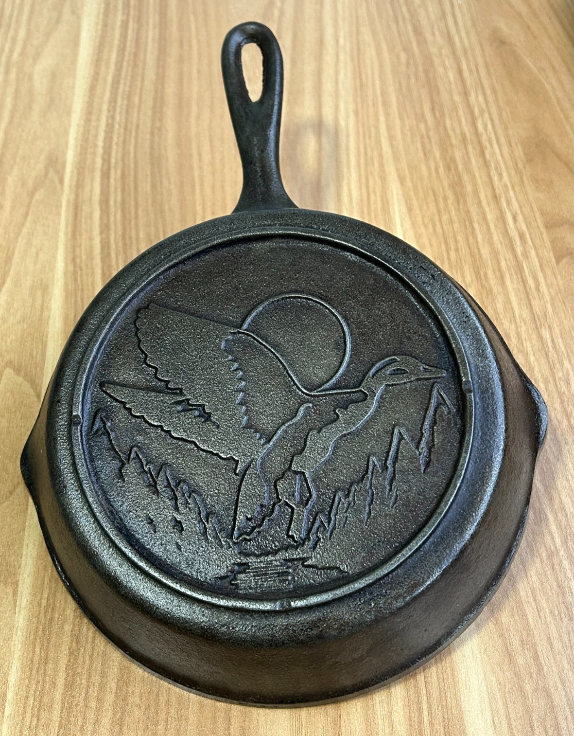 Vintage 1990s Lodge Wildlife Series Mallard Duck Cast Iron Skillet. Diameter 8 Vintage 1990s Lodge Wildlife Series Mallard Duck Cast Iron Skillet. Diameter 8