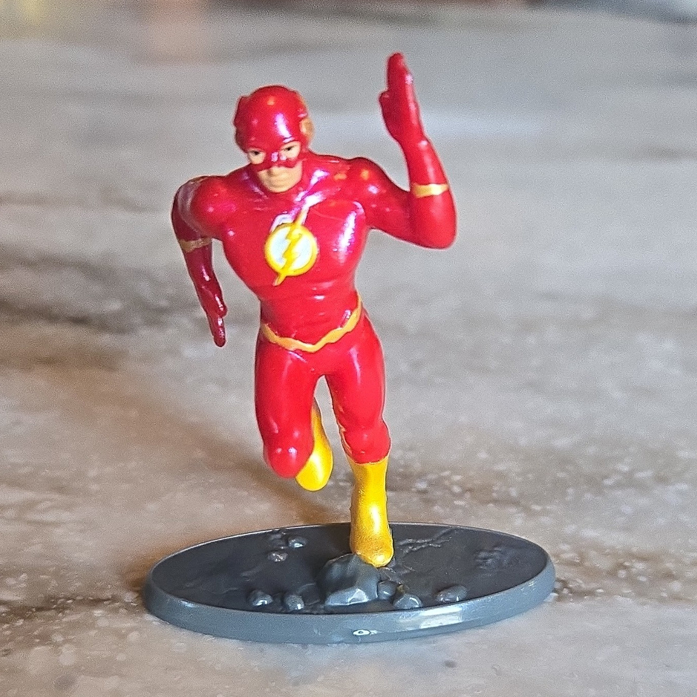 Mattel The Flash DC Comics 1:64 Plastic Figurine 2019 Red Yellow Black