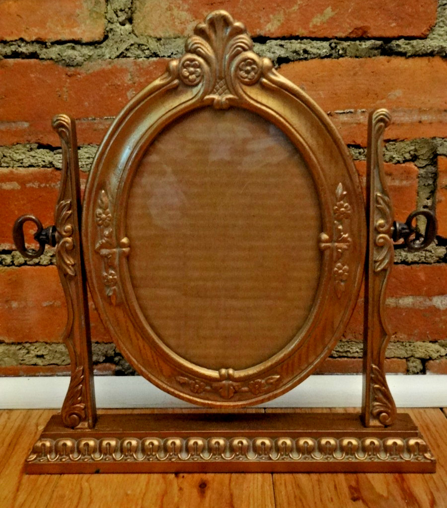 Vintage Syroco Wood Gold Swivel Frame 1960s Tabletop Oval 5x7 Victorian