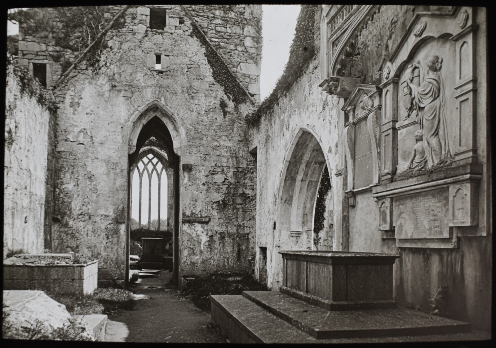 MUCKROSS ABBEY NAVE KILLARNEY IRELAND DATED 1897 Magic Lantern Slide PHOTOGRAPH