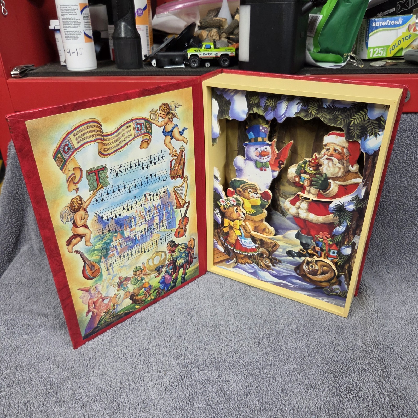 World Bazaar Merry CHRISTMAS JOY  1997  Music & Motion Faux Holiday Book ~ Red