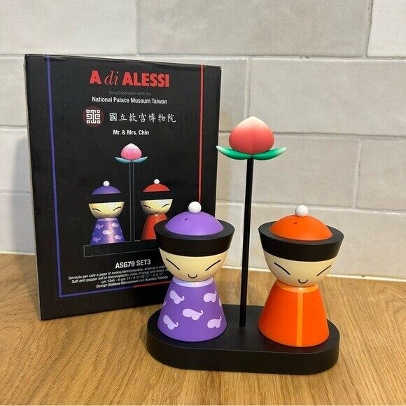 NEW A di Alessi Mr. & Mrs. Chin Salt & Pepper Shakers ASG79 SET3